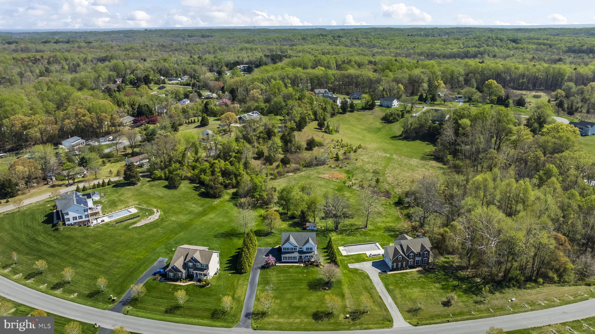 TWIN PONDS - Residential