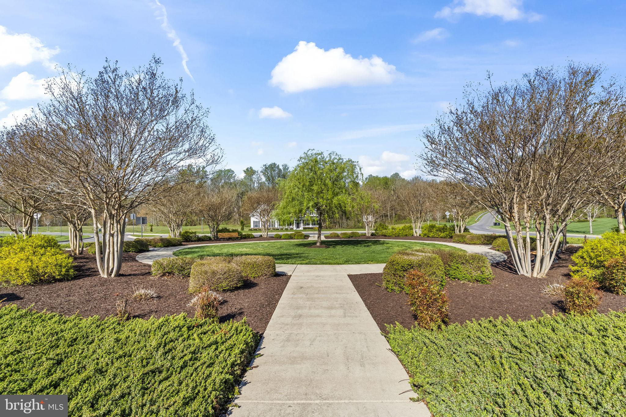 TWIN PONDS - Residential