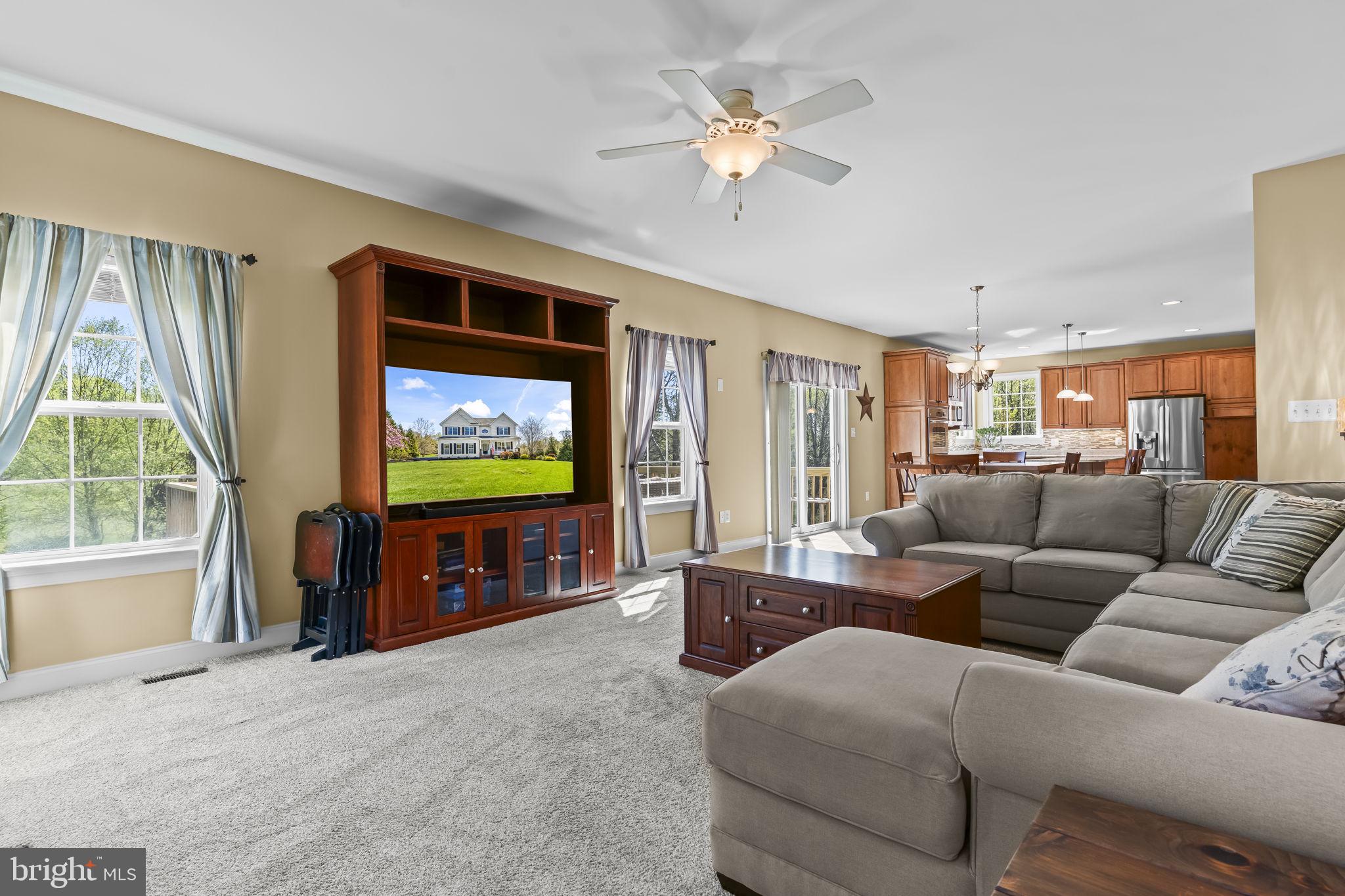 TWIN PONDS - Residential