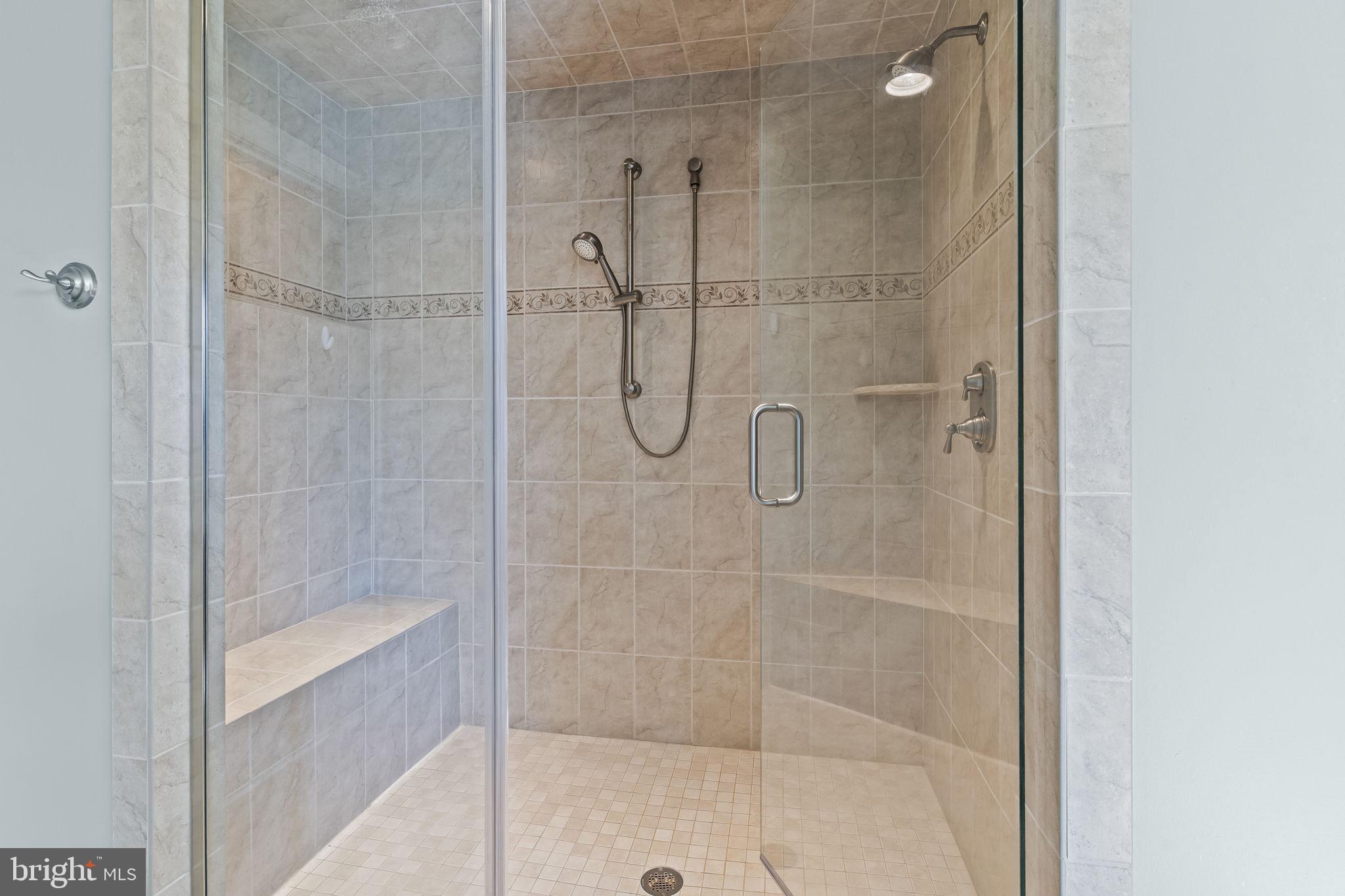 TWIN PONDS - Residential