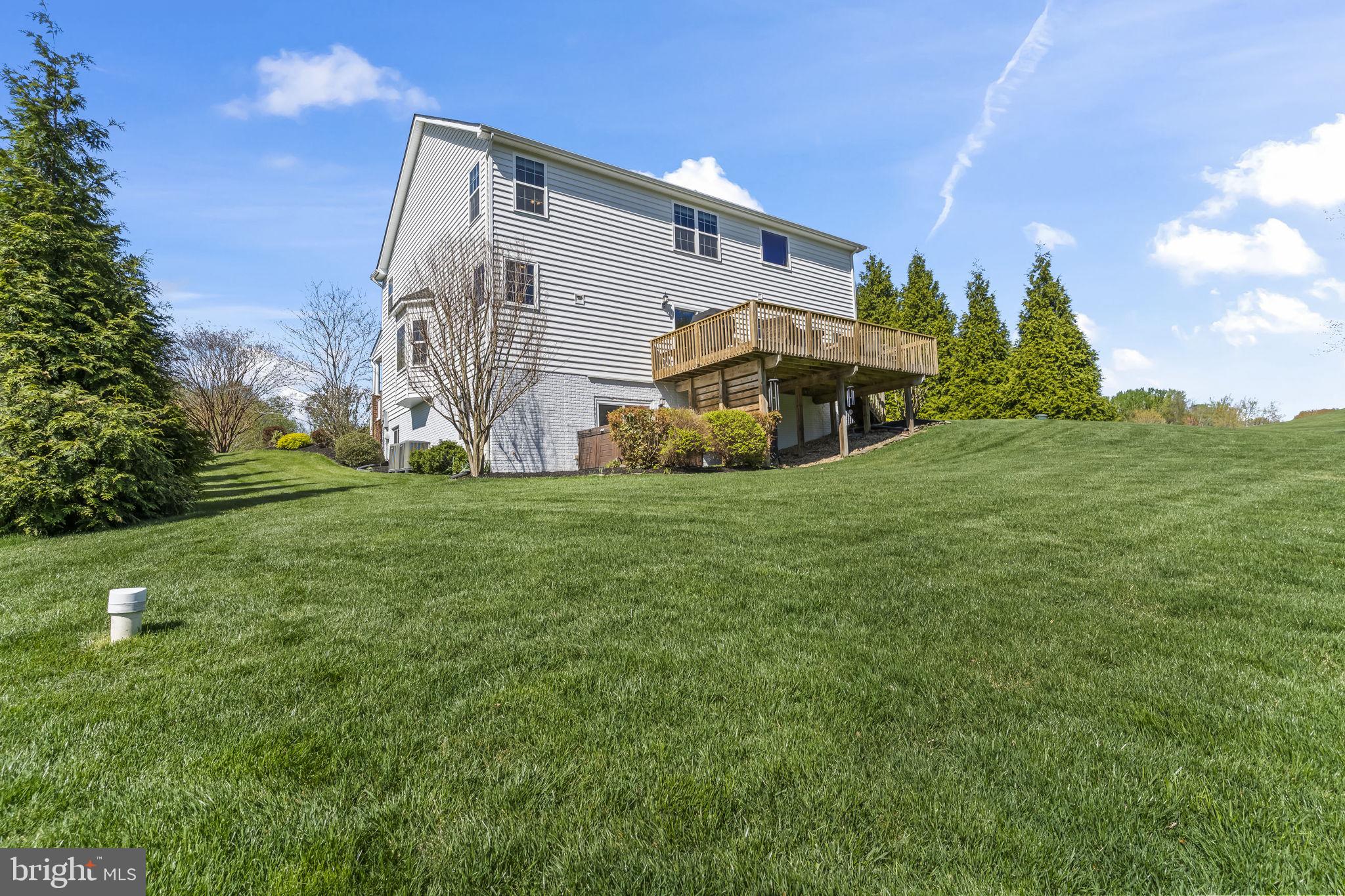 TWIN PONDS - Residential