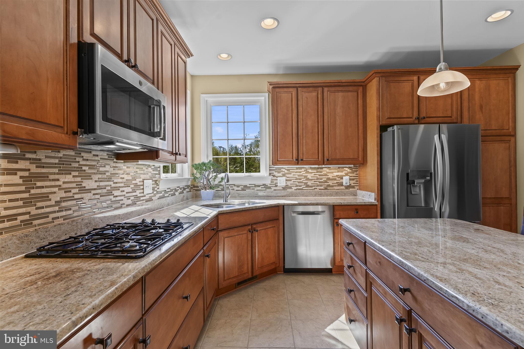 TWIN PONDS - Residential