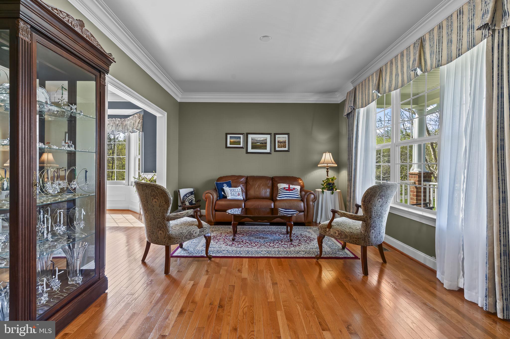 TWIN PONDS - Residential