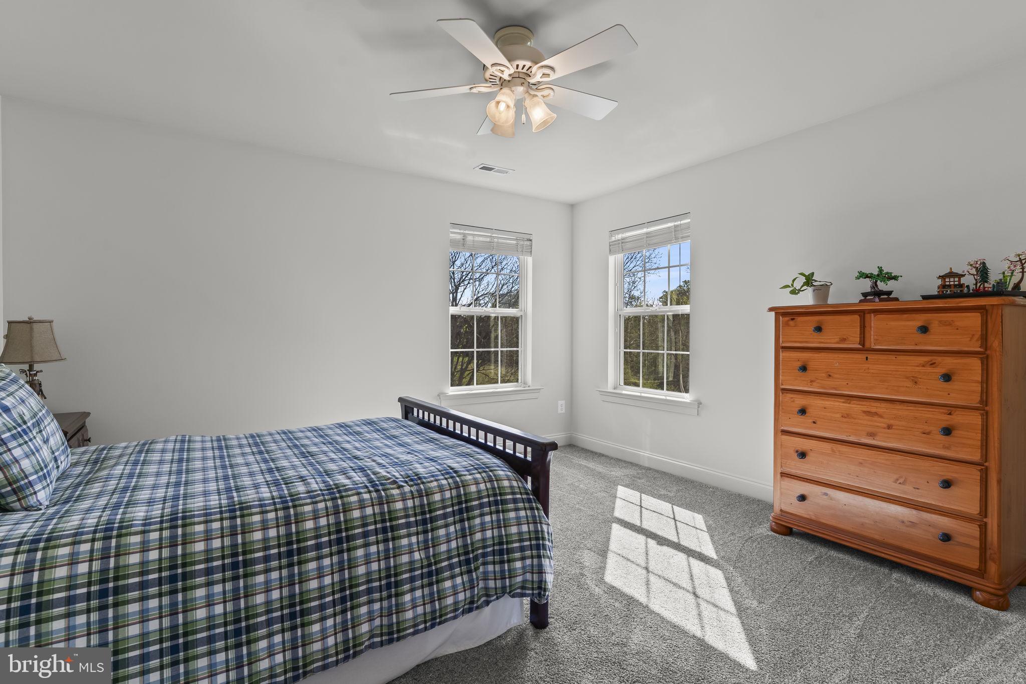 TWIN PONDS - Residential