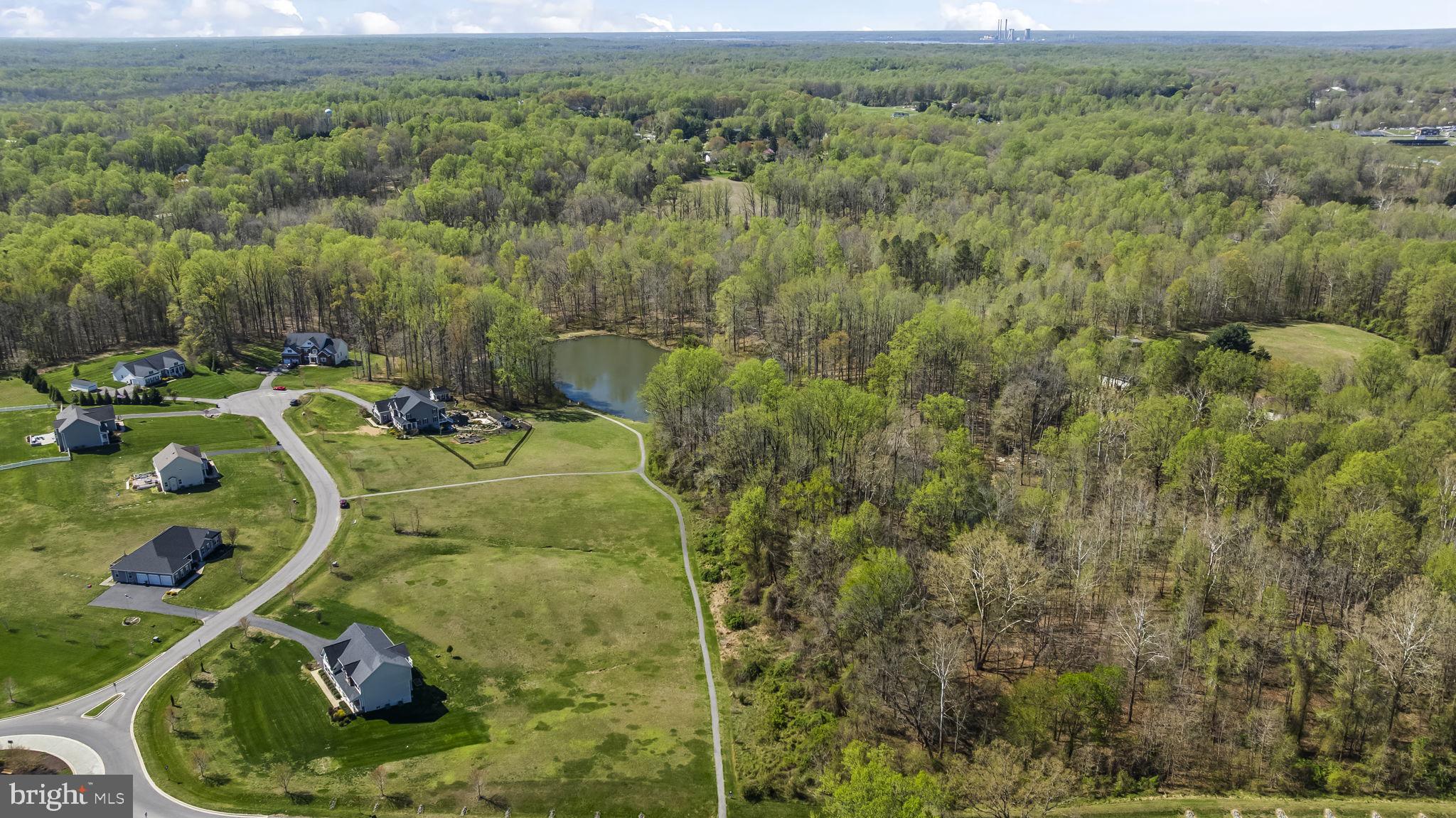 TWIN PONDS - Residential