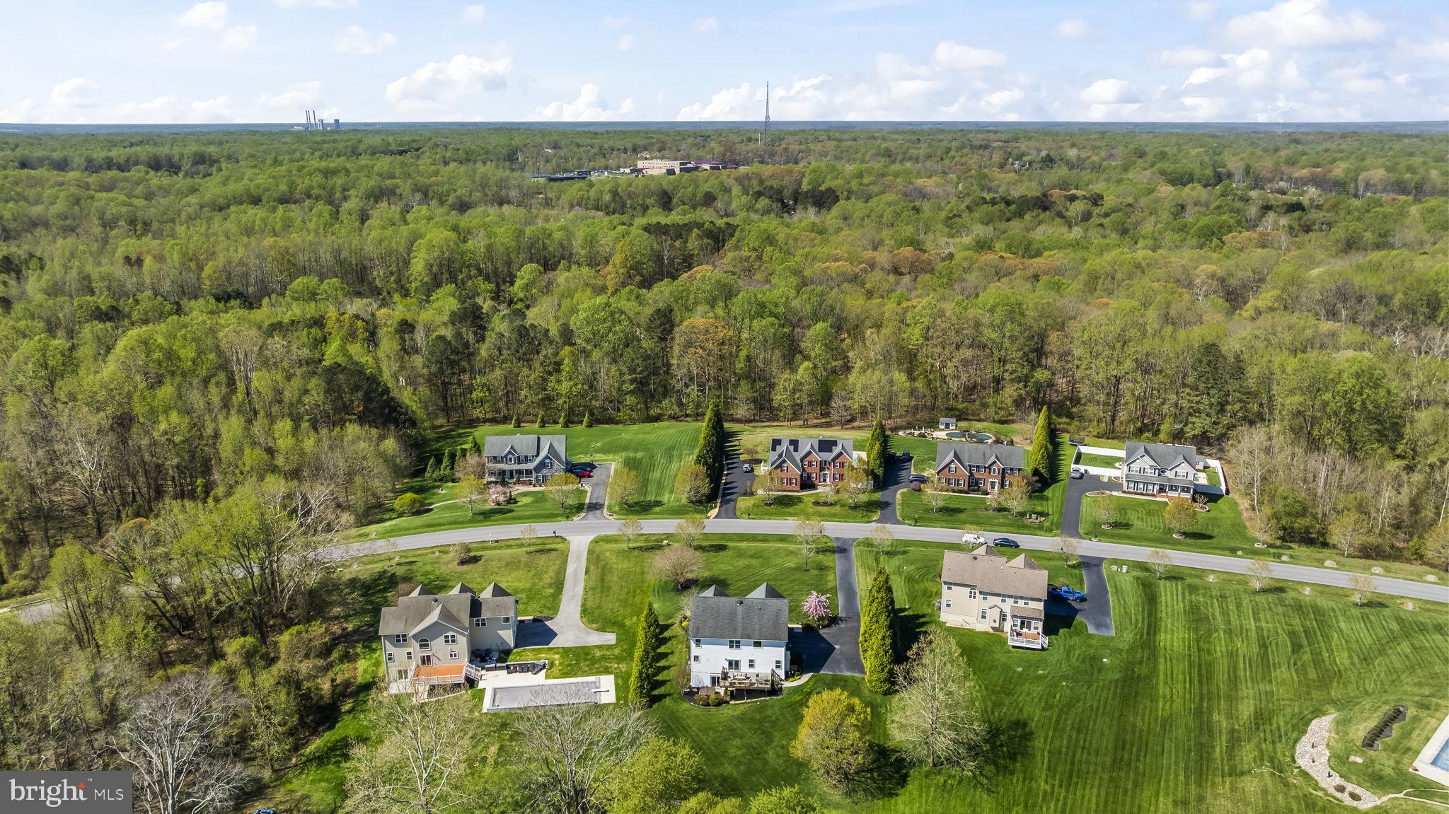 TWIN PONDS - Residential