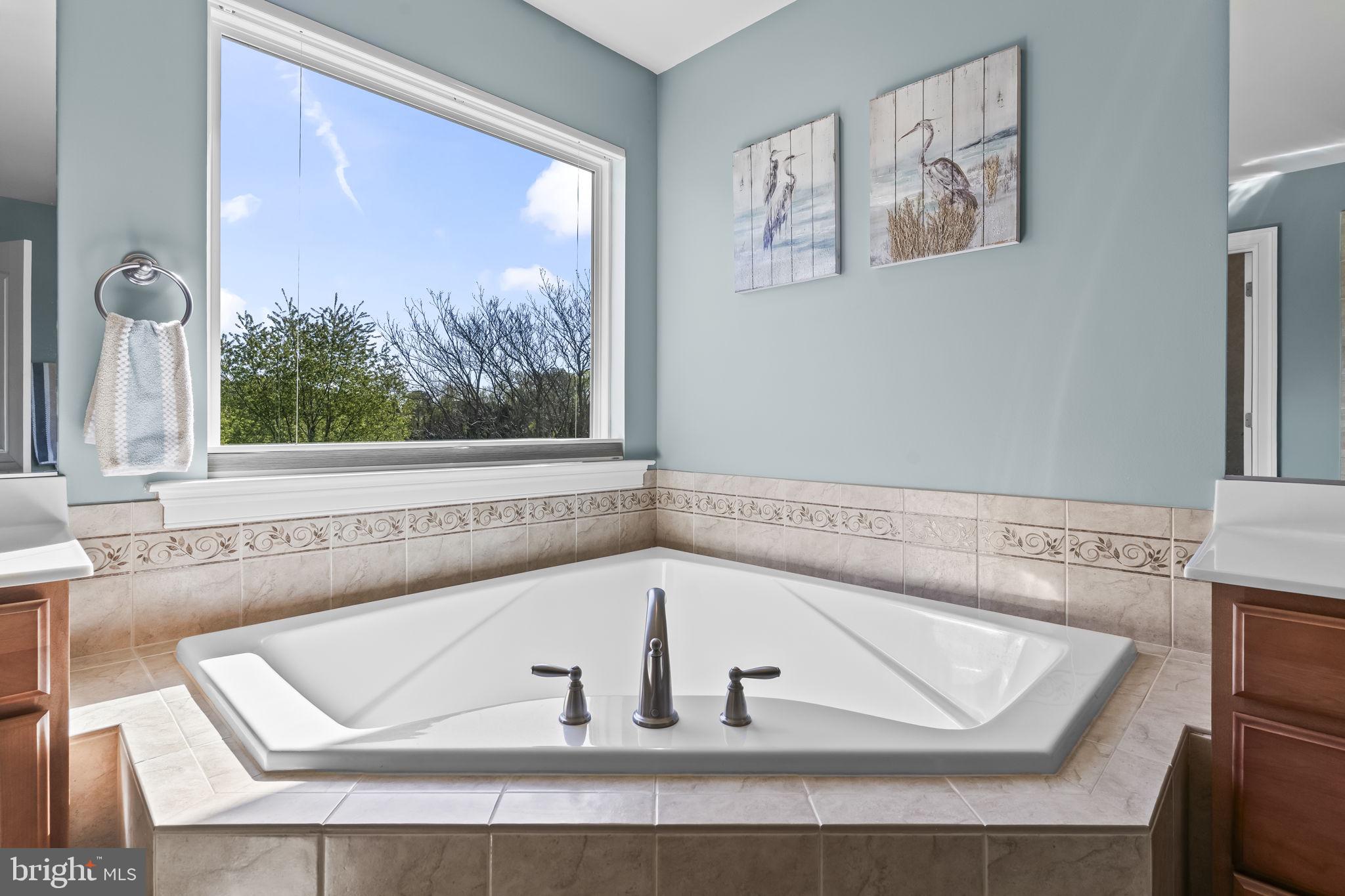 TWIN PONDS - Residential