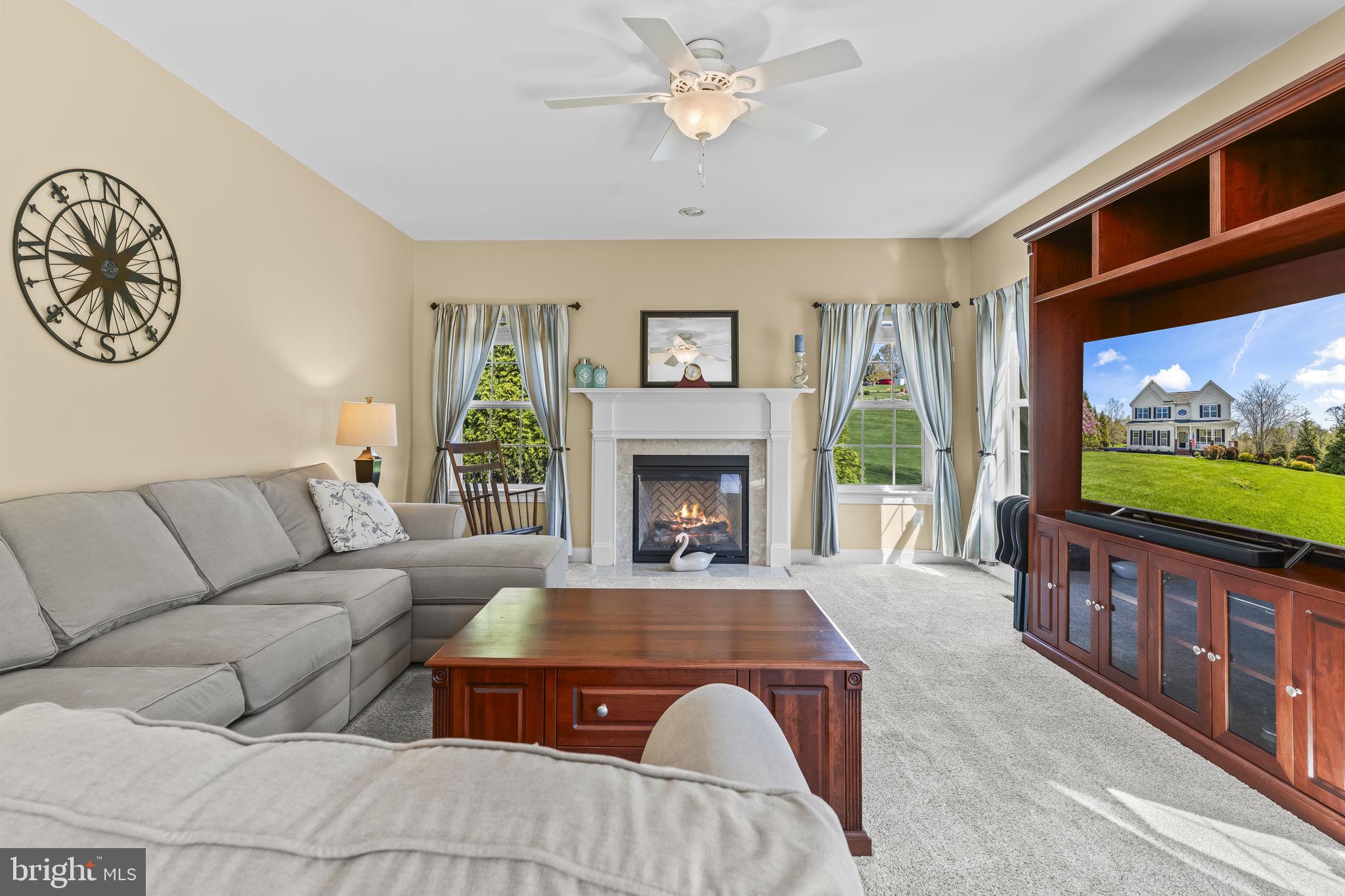 TWIN PONDS - Residential