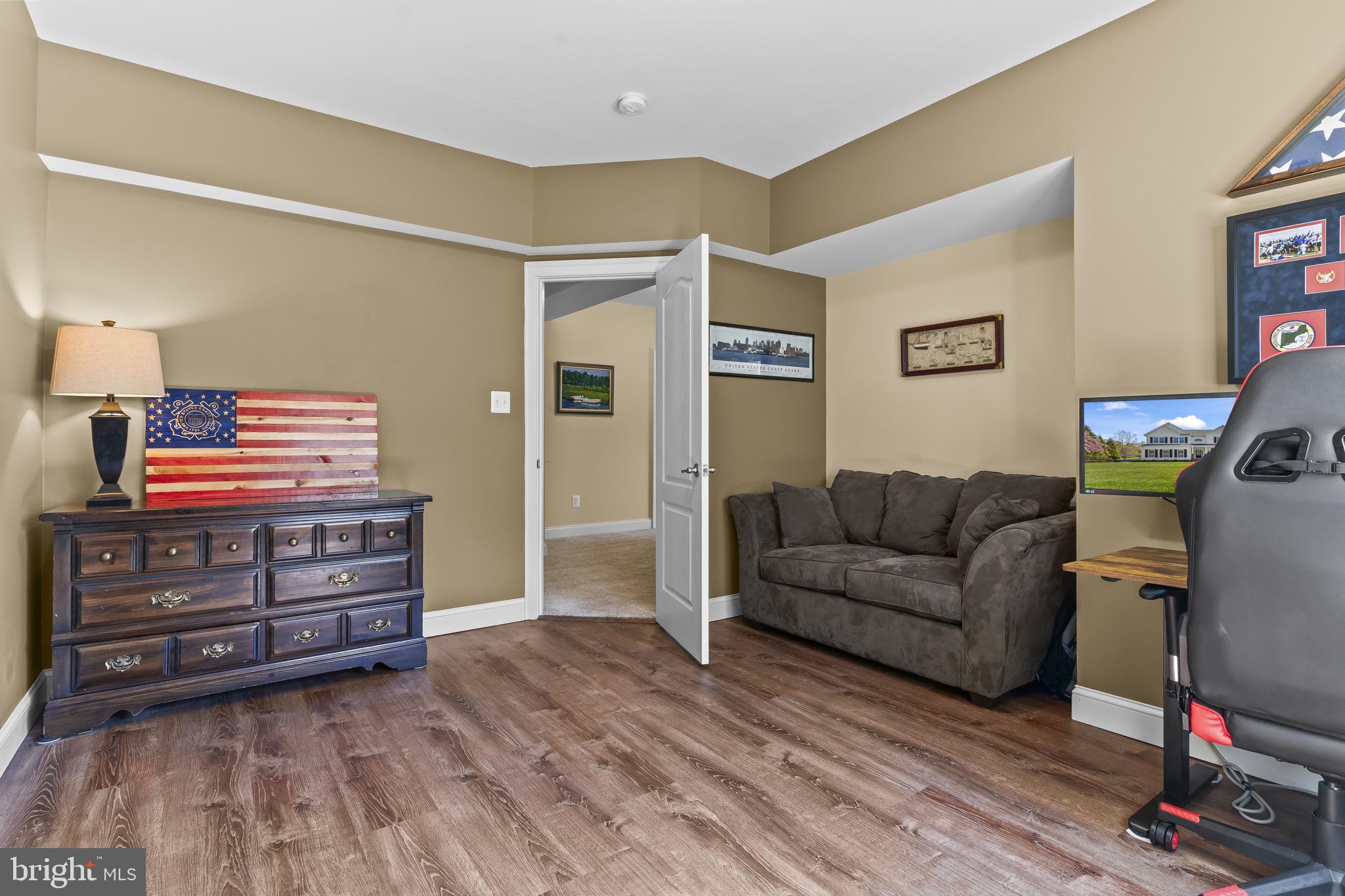 TWIN PONDS - Residential