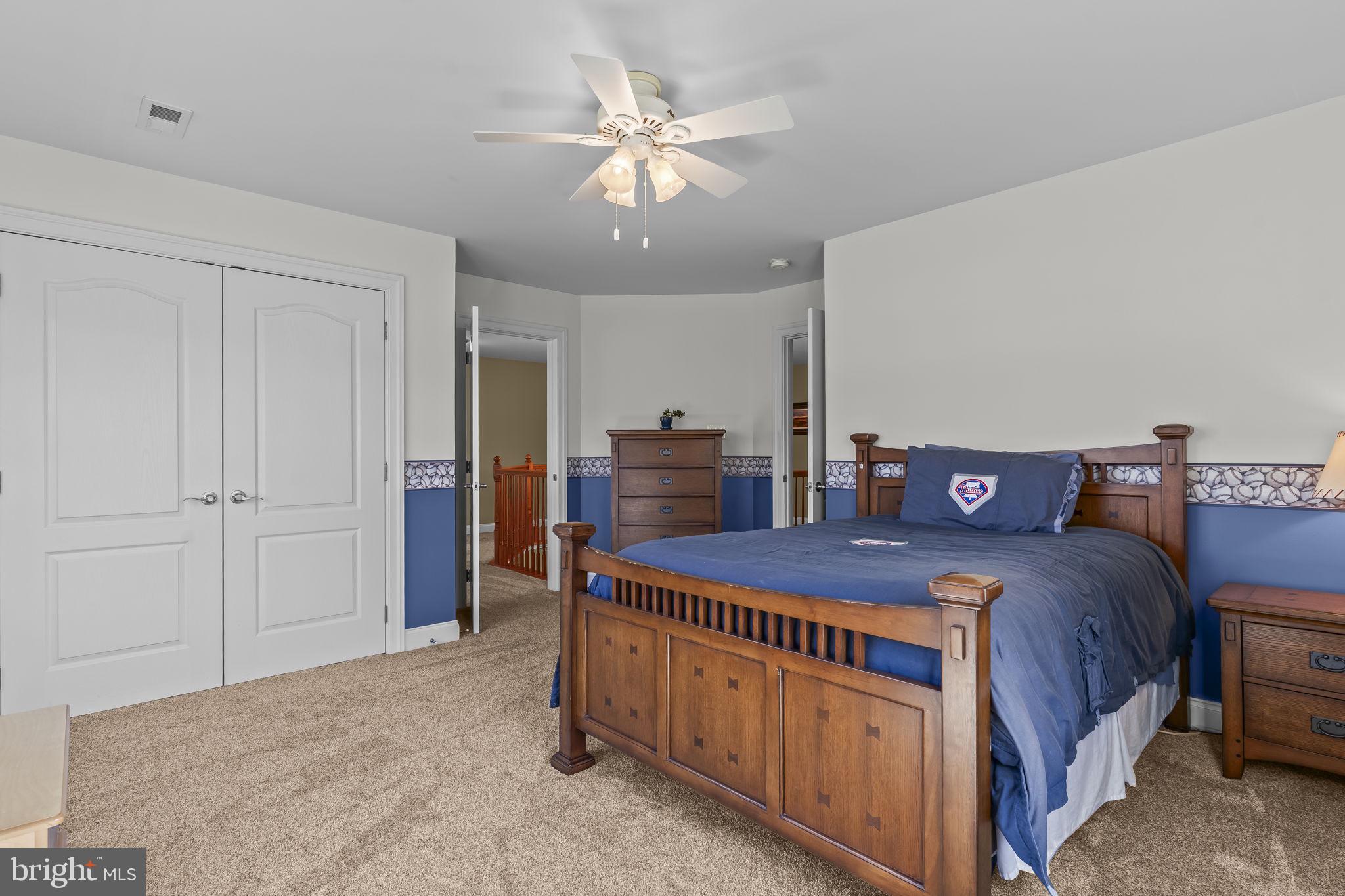 TWIN PONDS - Residential