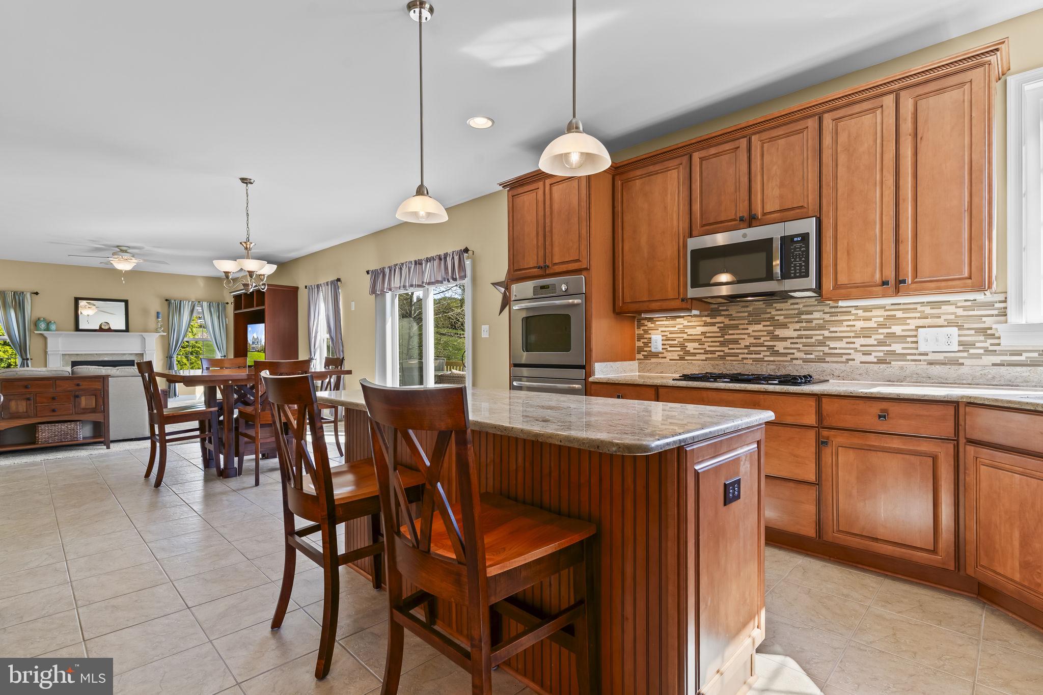 TWIN PONDS - Residential