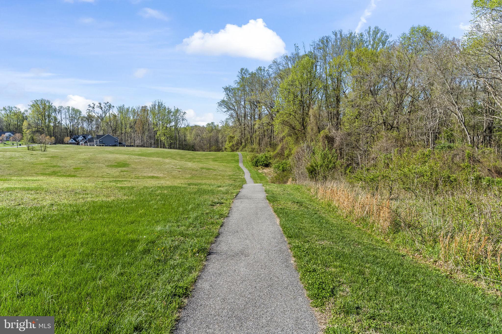 TWIN PONDS - Residential
