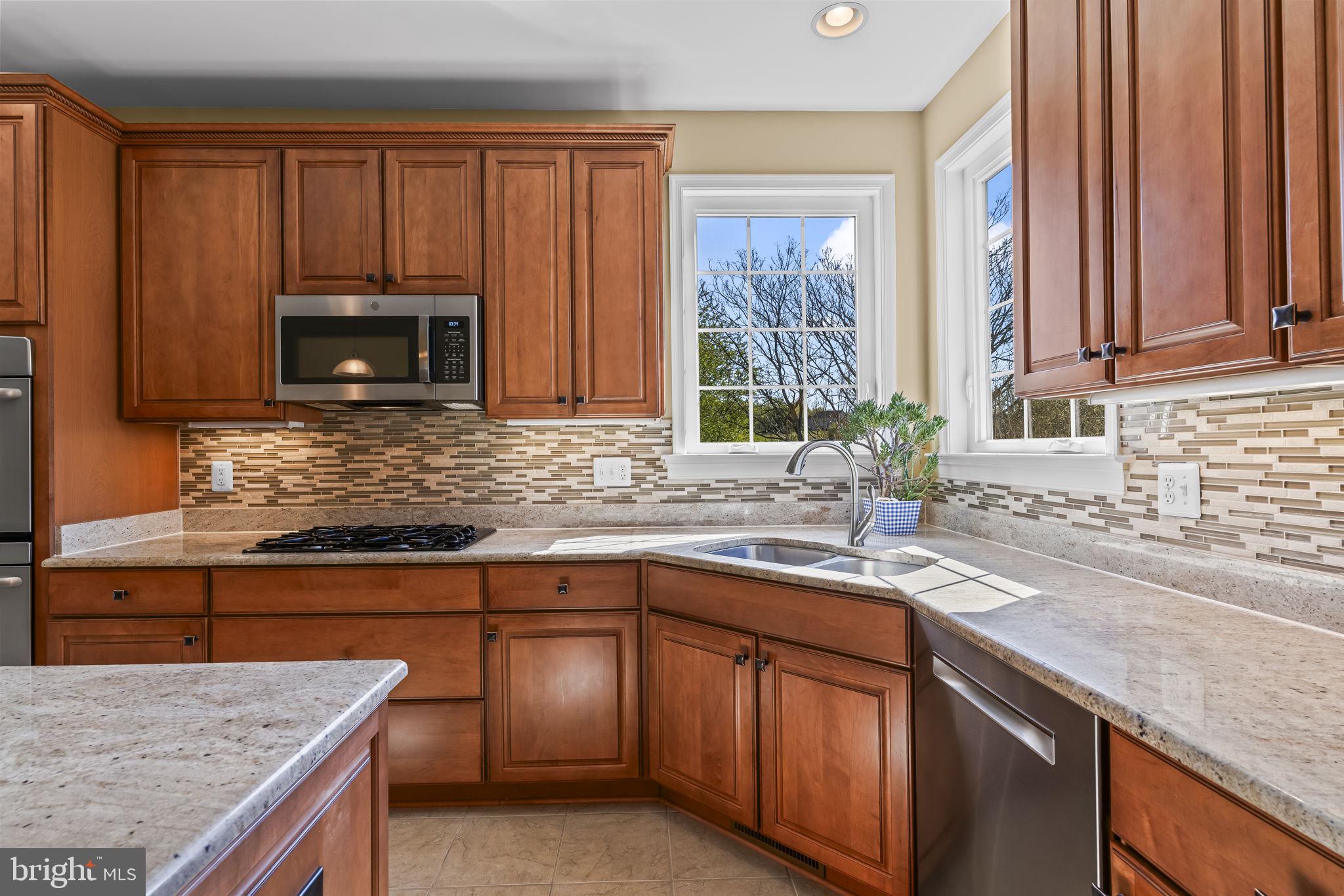 TWIN PONDS - Residential