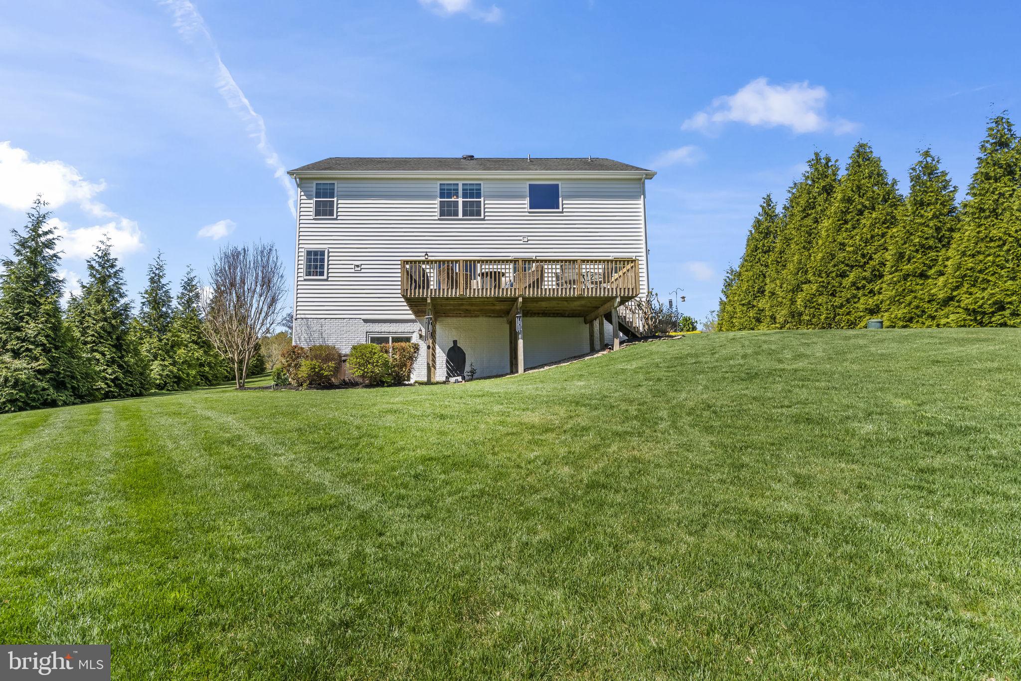 TWIN PONDS - Residential