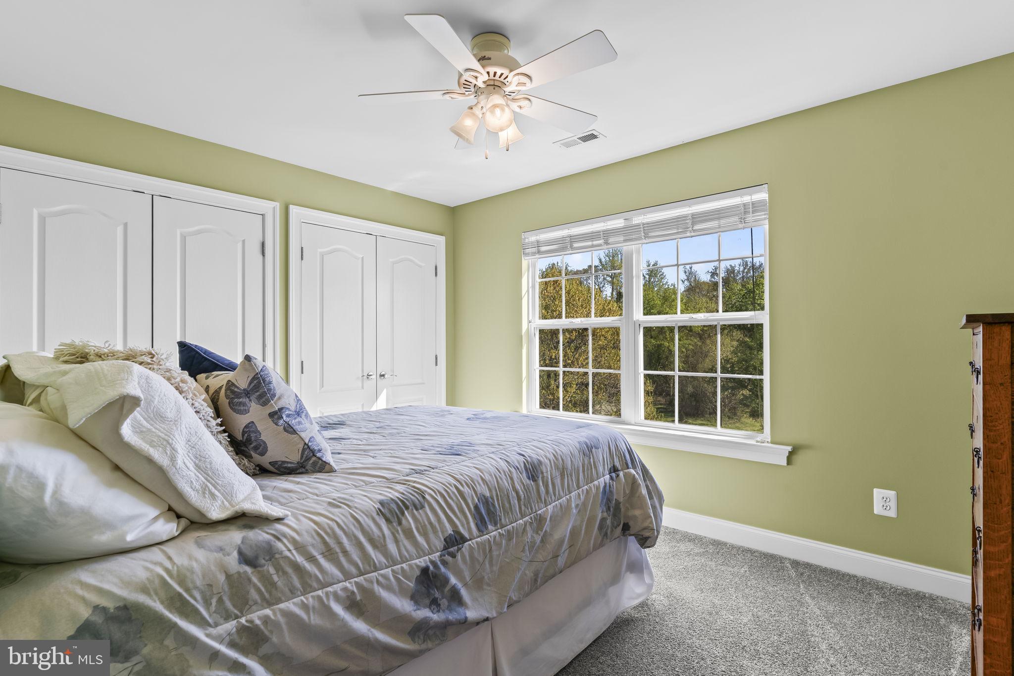 TWIN PONDS - Residential