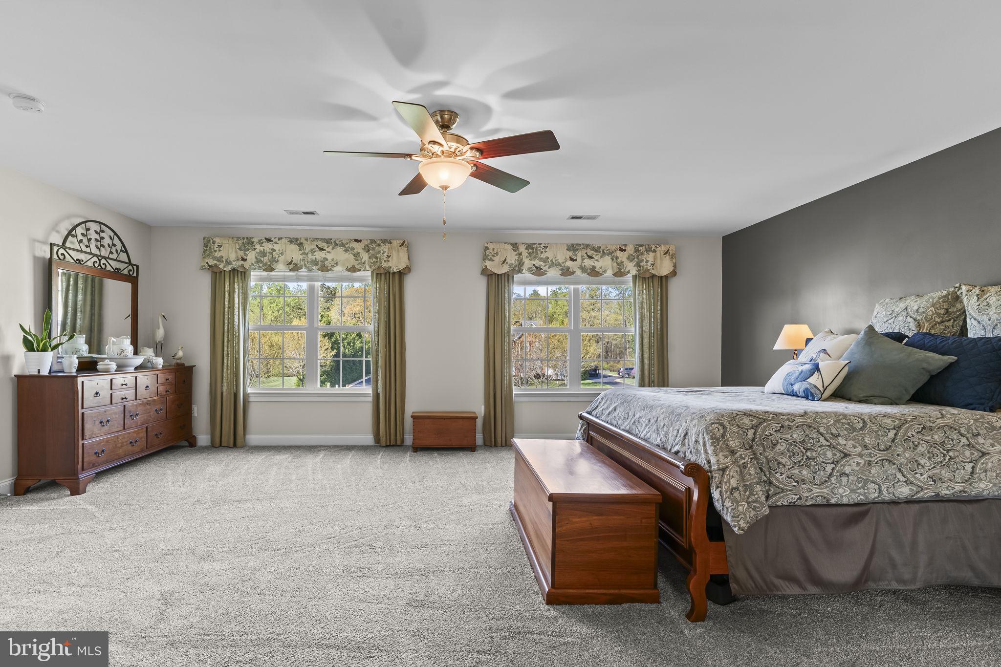 TWIN PONDS - Residential