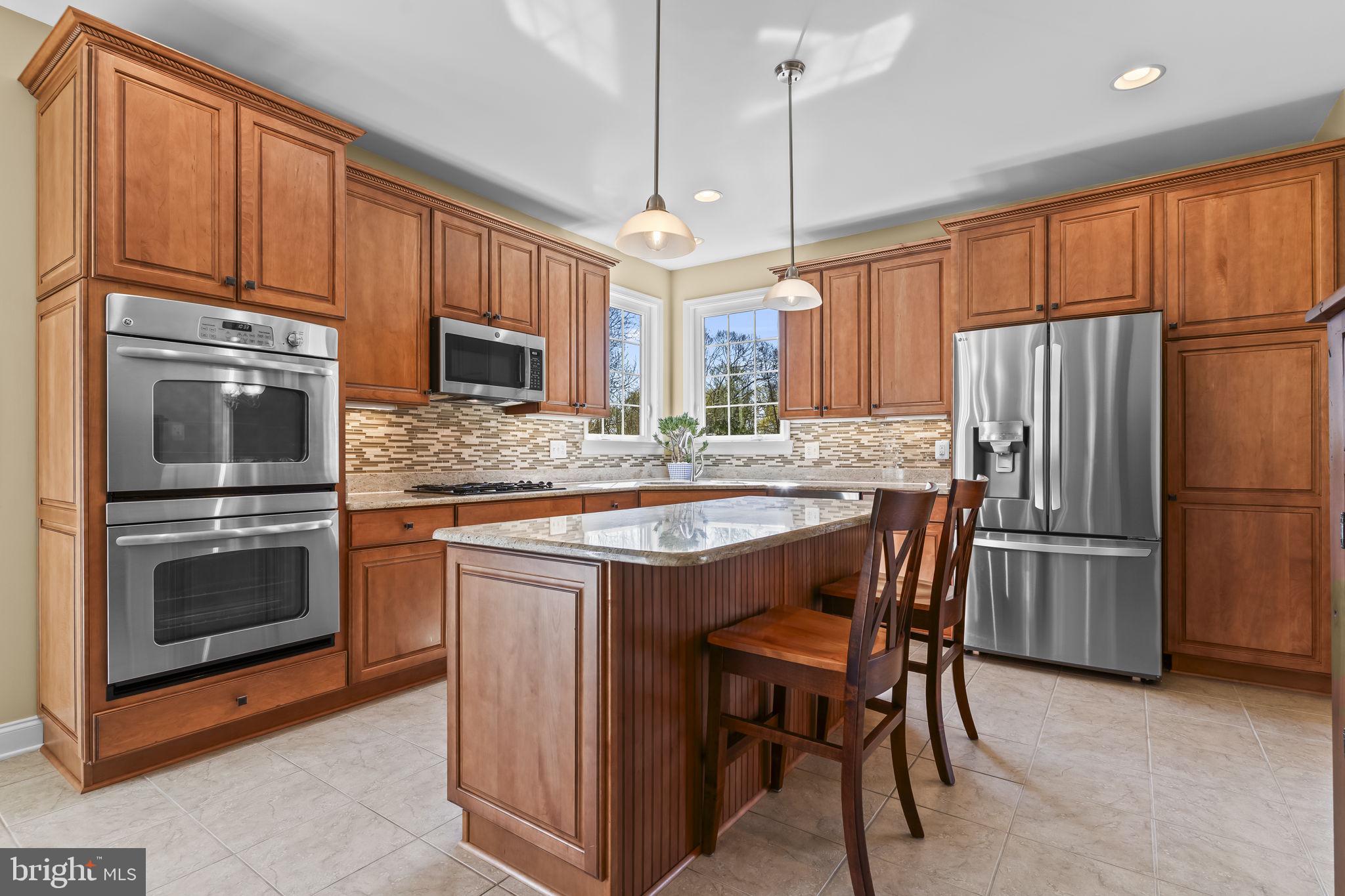 TWIN PONDS - Residential