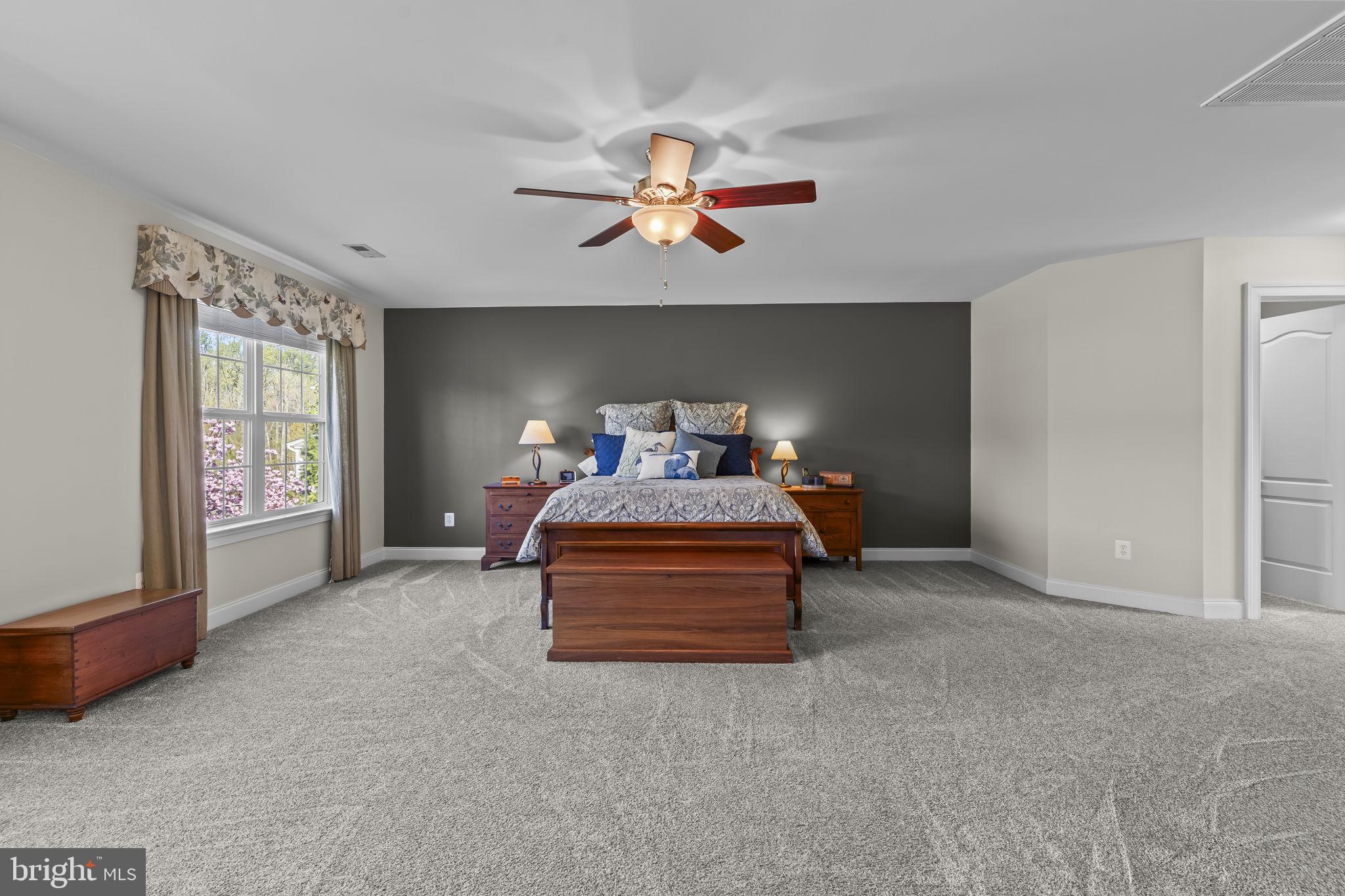 TWIN PONDS - Residential