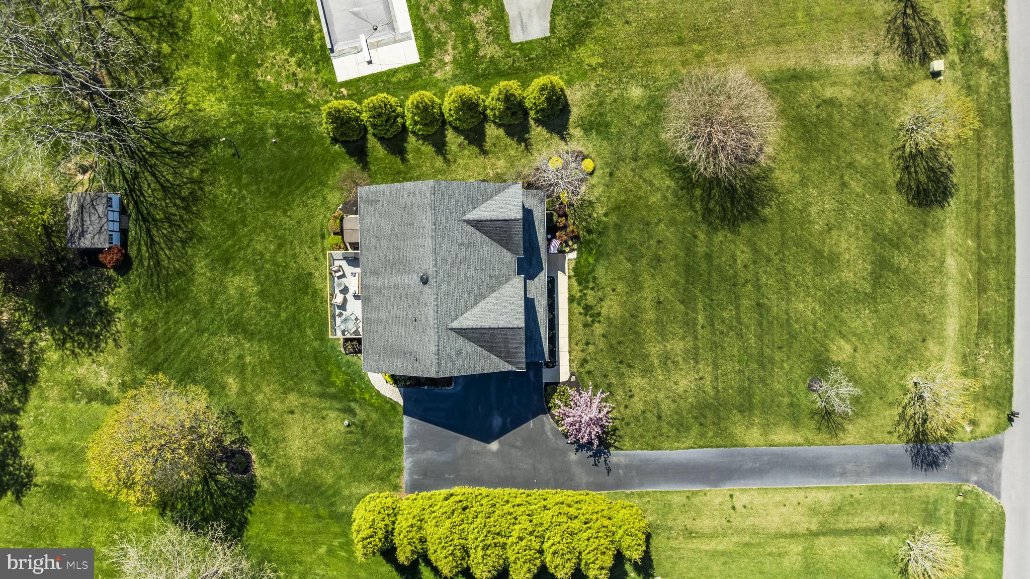 TWIN PONDS - Residential