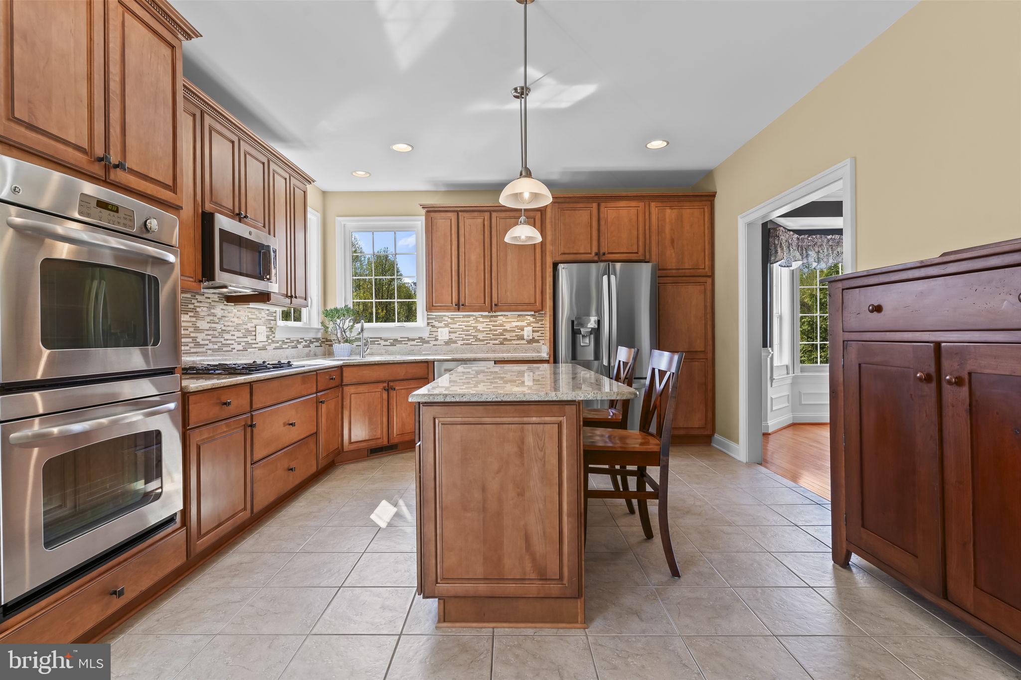 TWIN PONDS - Residential