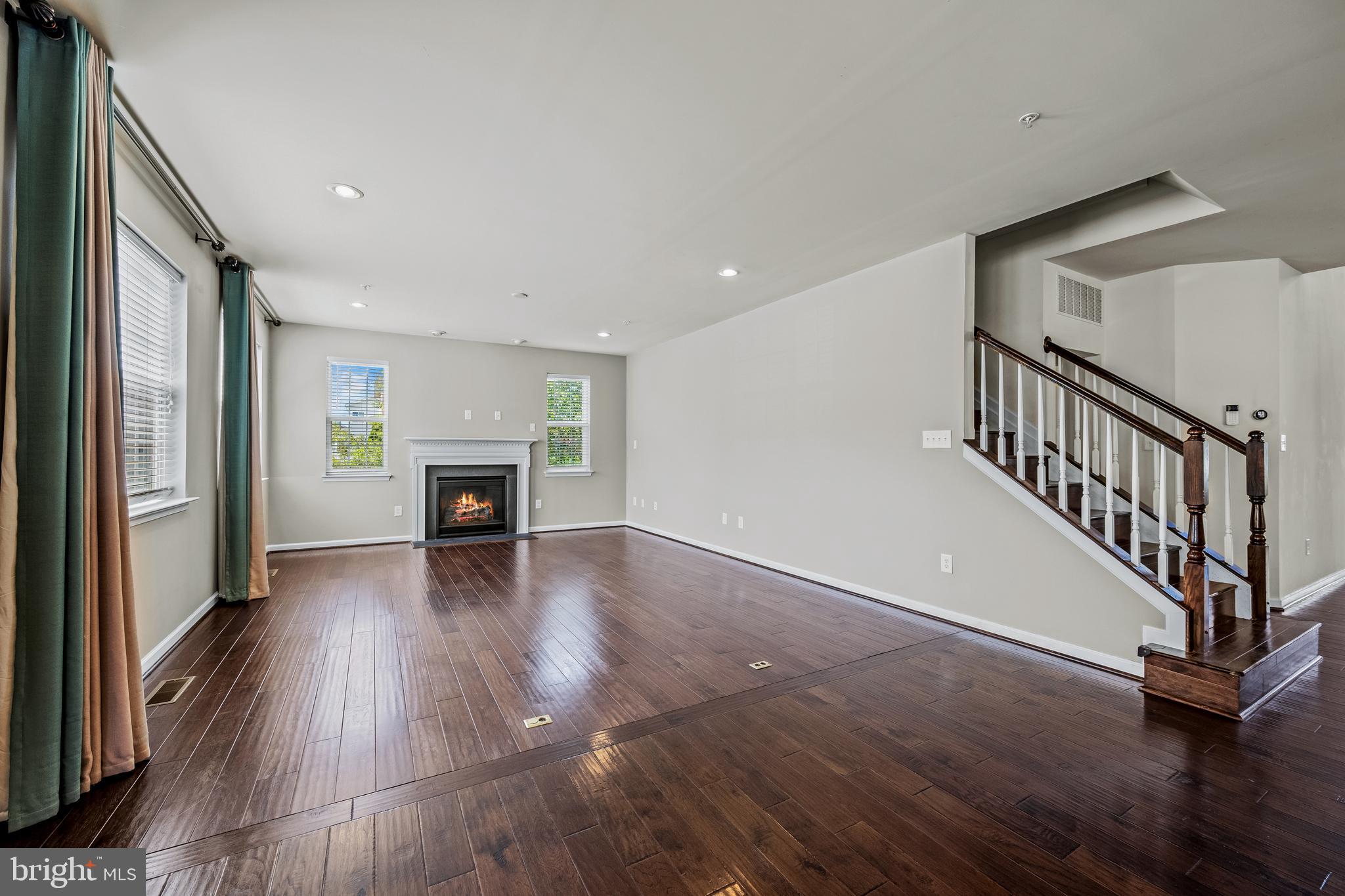 5240 FEATHERS COURT