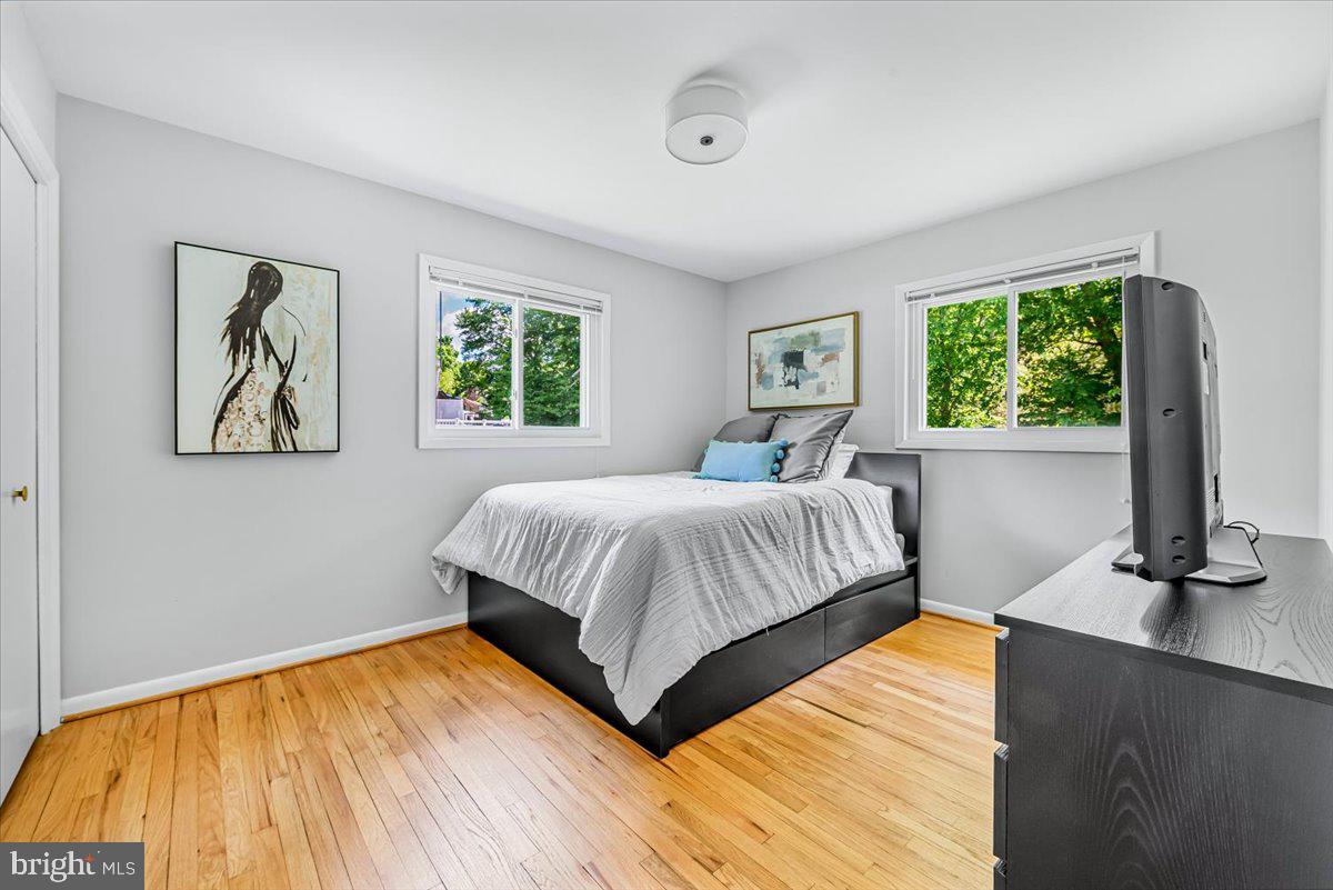 MANOR WOODS - Residential