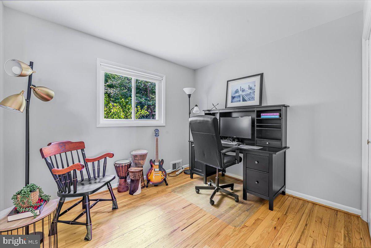 MANOR WOODS - Residential