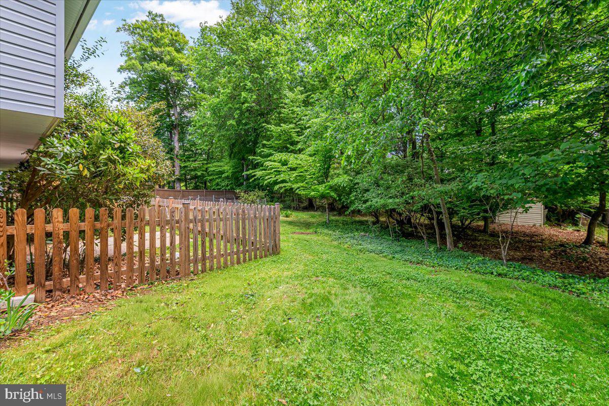 MANOR WOODS - Residential