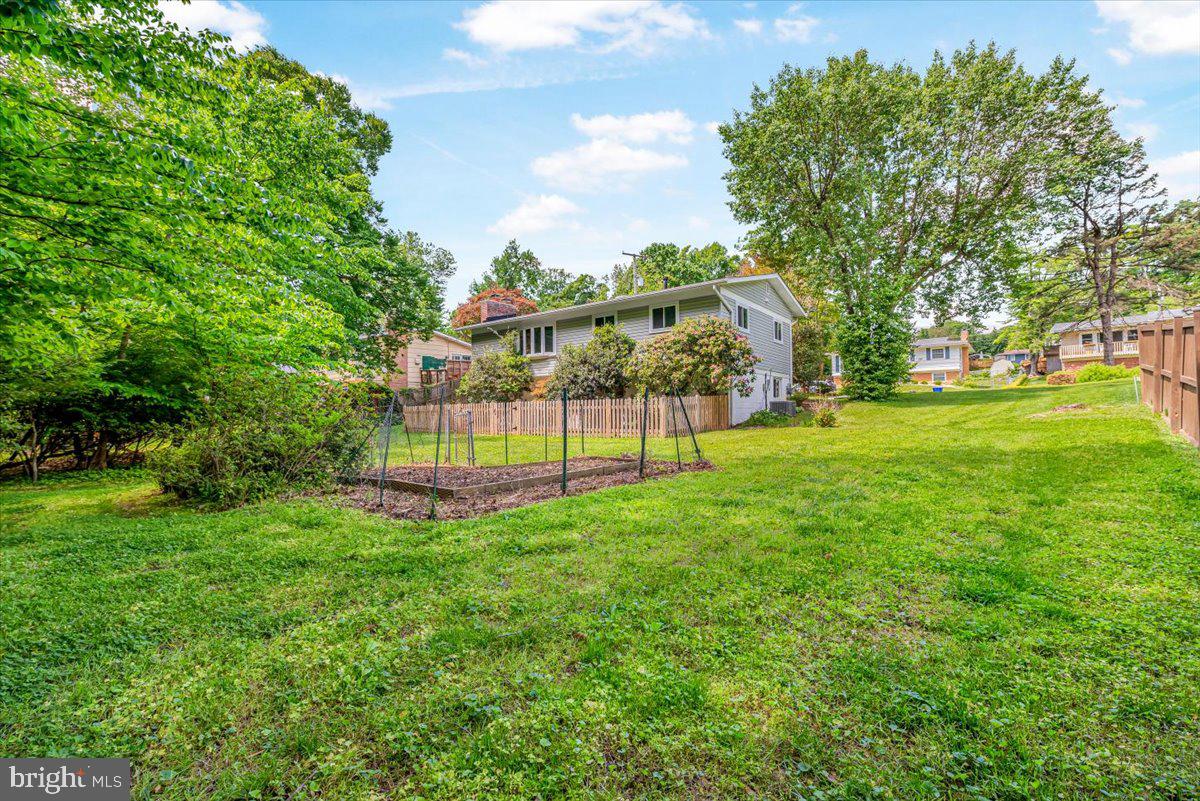 MANOR WOODS - Residential