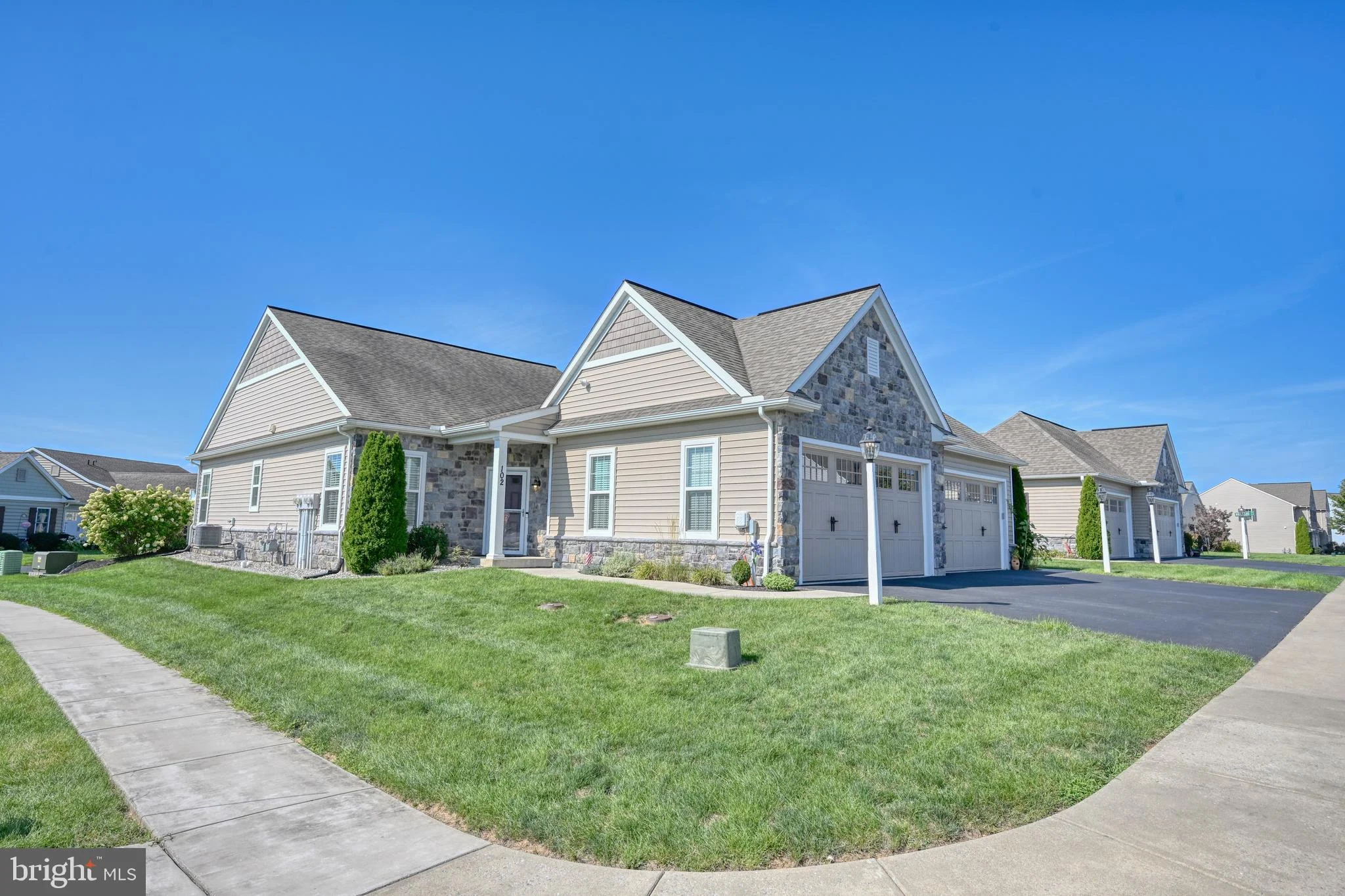 102 S Village Circle, Palmyra, PA, 17078