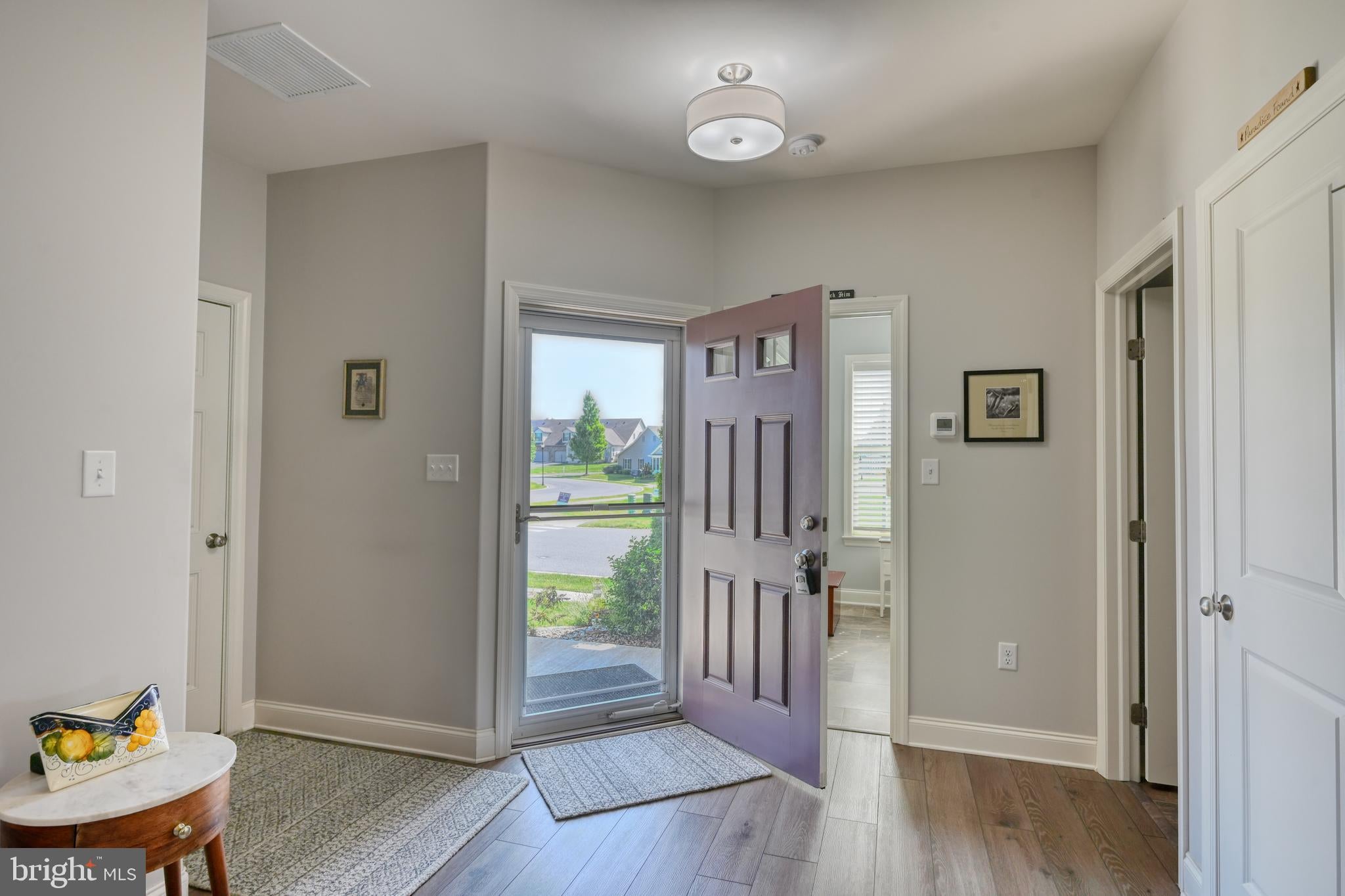 102 S VILLAGE CIRCLE