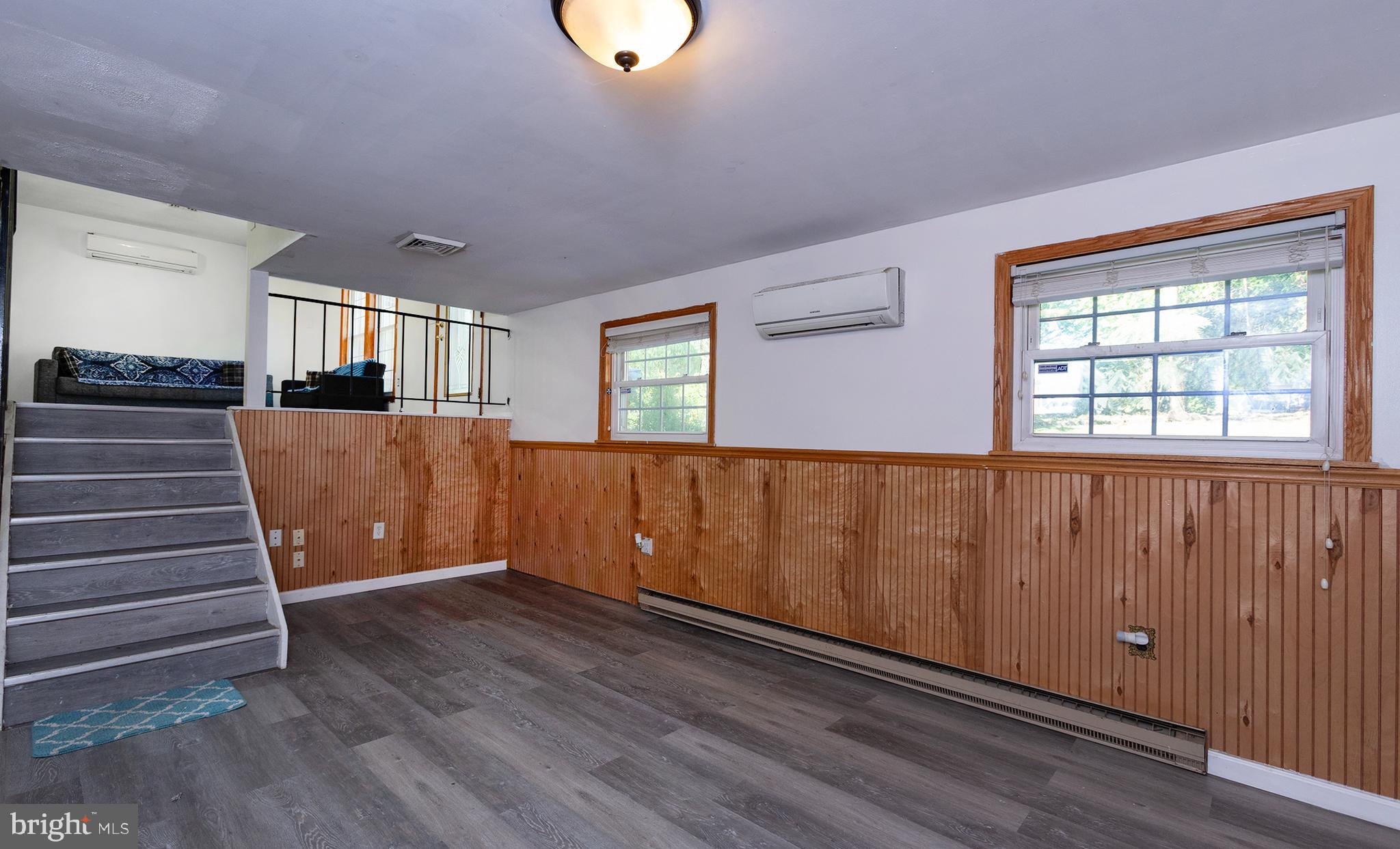 CROOKED HILL FARMS - Residential