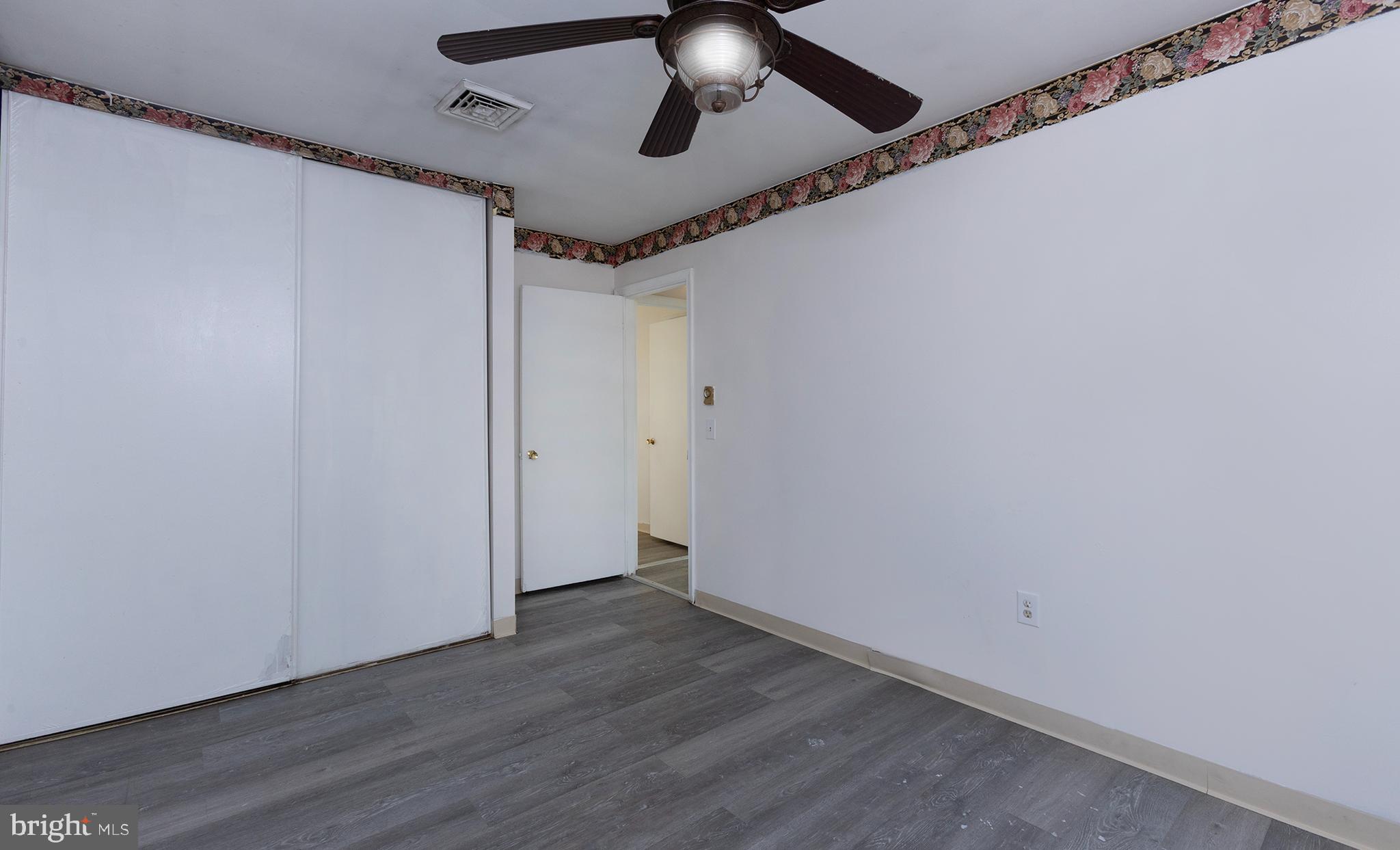 CROOKED HILL FARMS - Residential