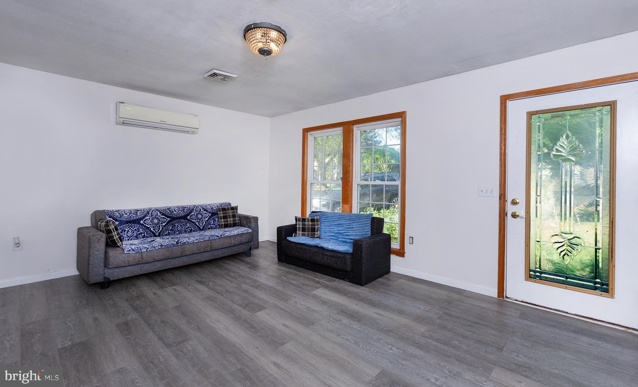 CROOKED HILL FARMS - Residential