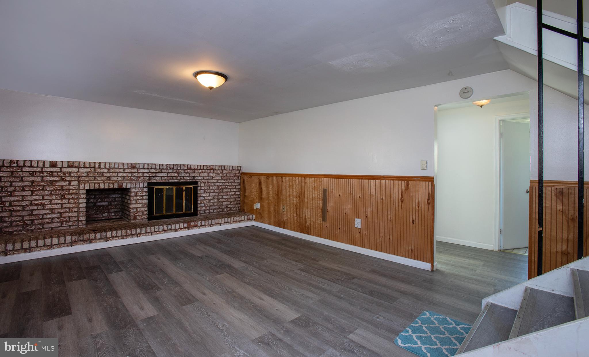 CROOKED HILL FARMS - Residential