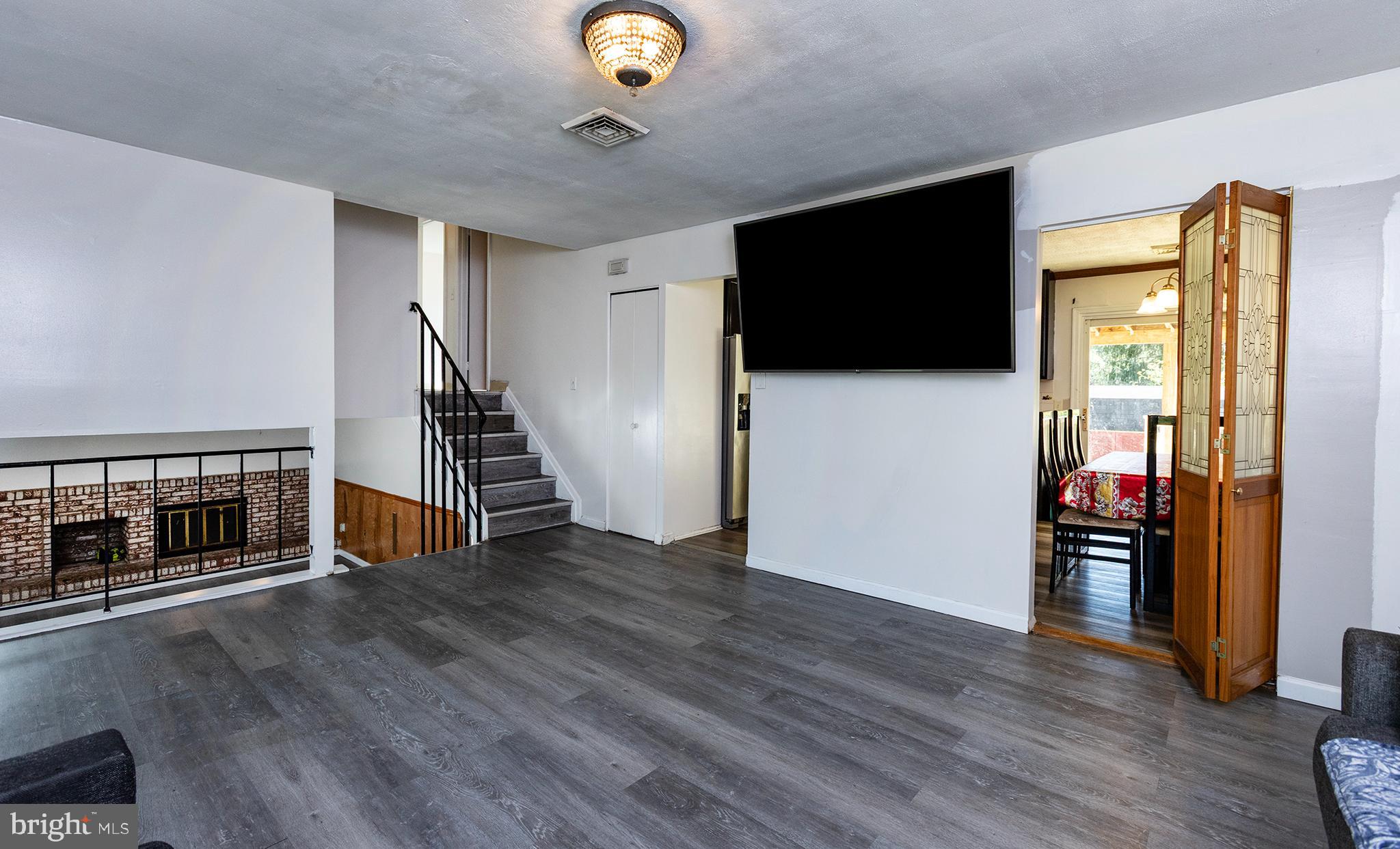 CROOKED HILL FARMS - Residential