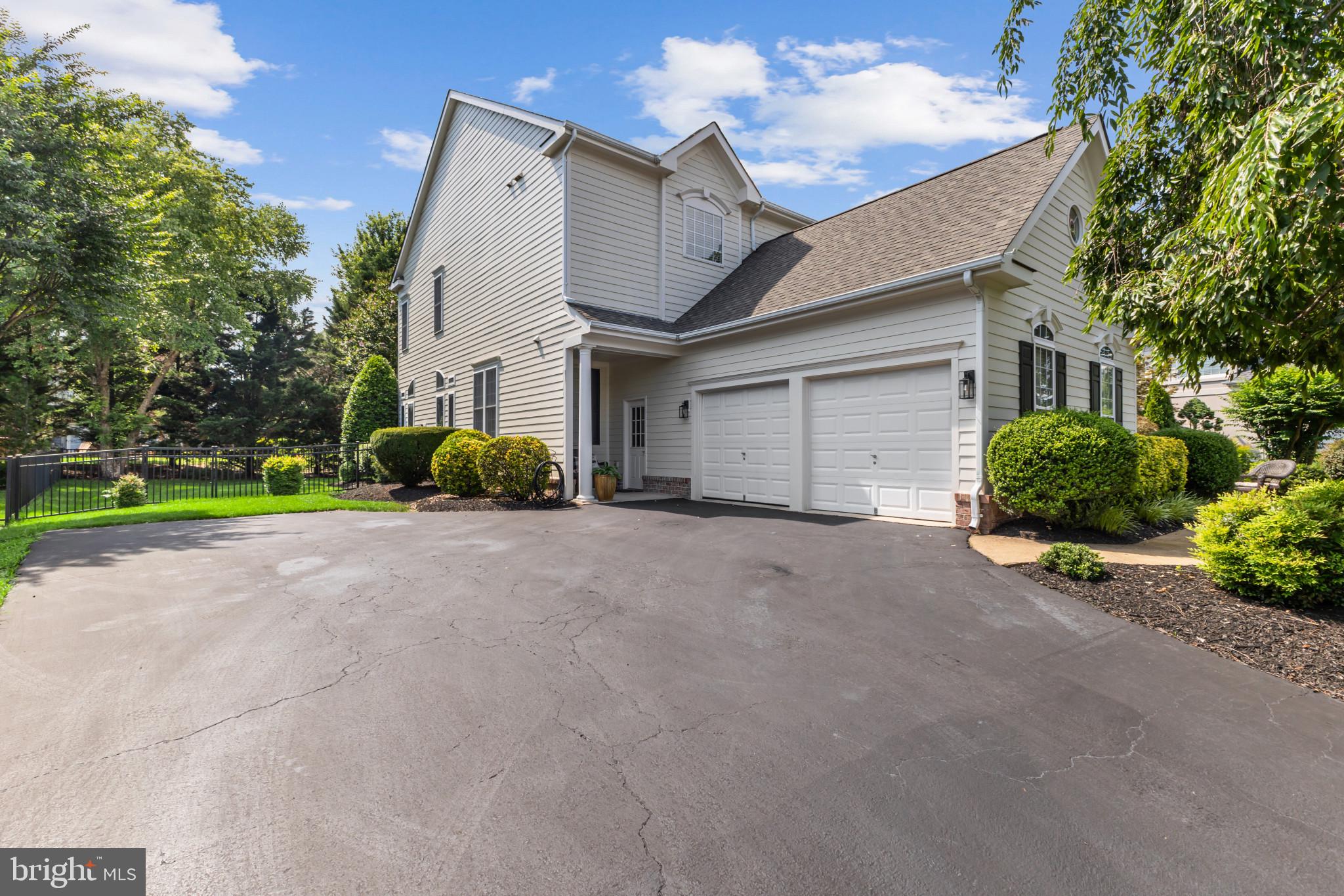 8353 ROXBOROUGH LOOP
