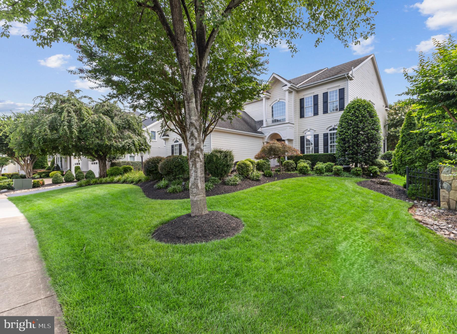 8353 ROXBOROUGH LOOP