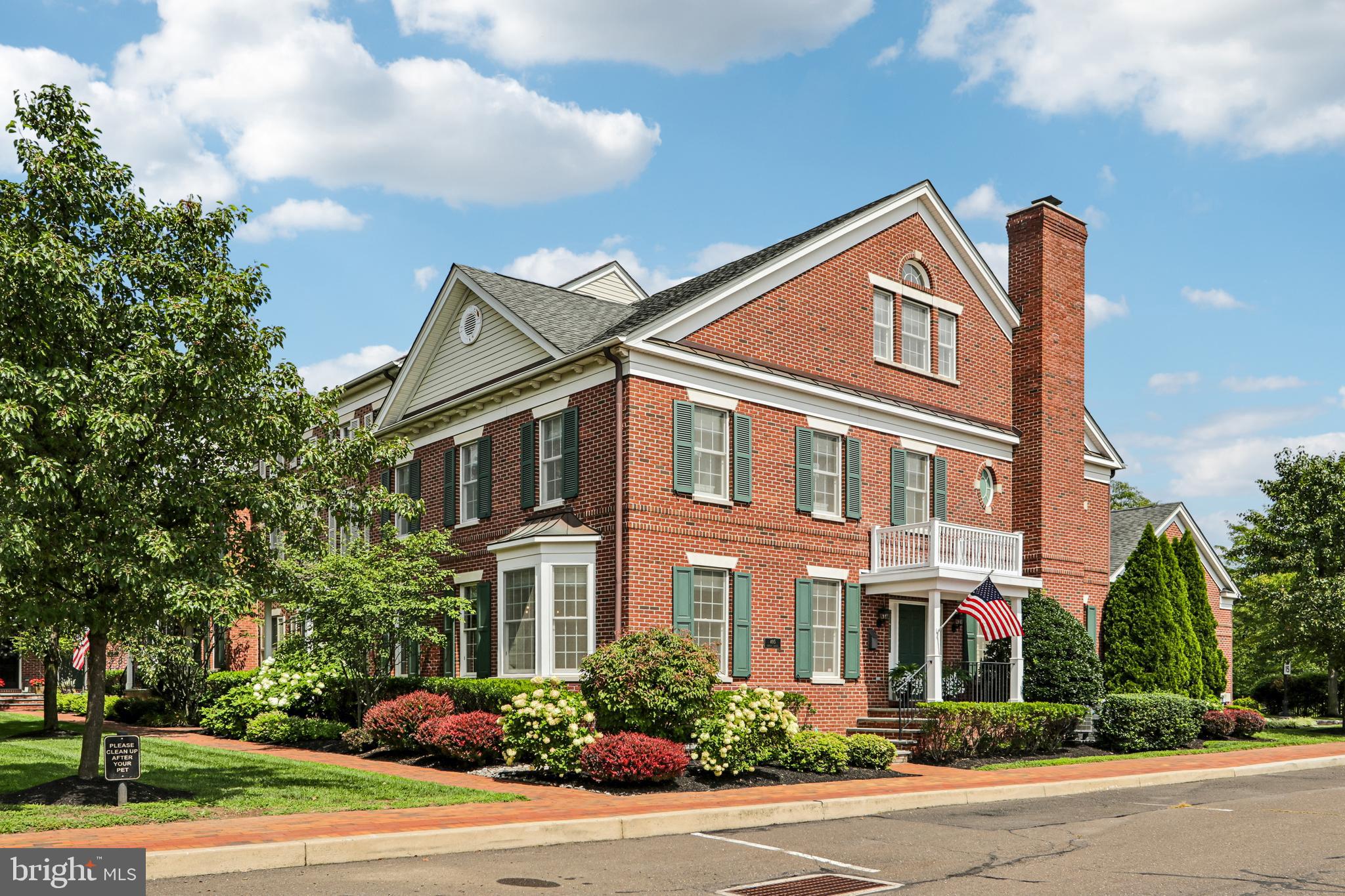405 E CENTRE AVENUE
