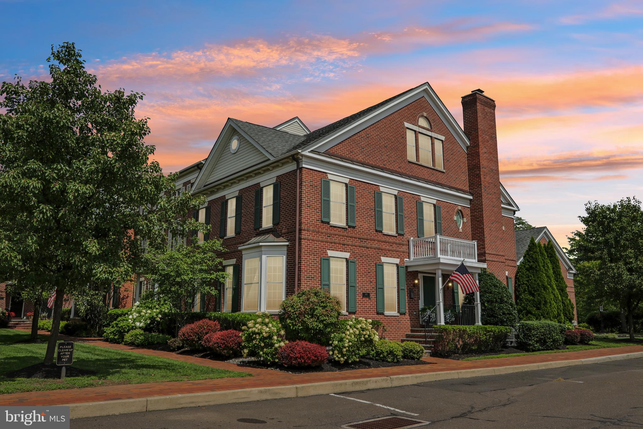 405 E CENTRE AVENUE