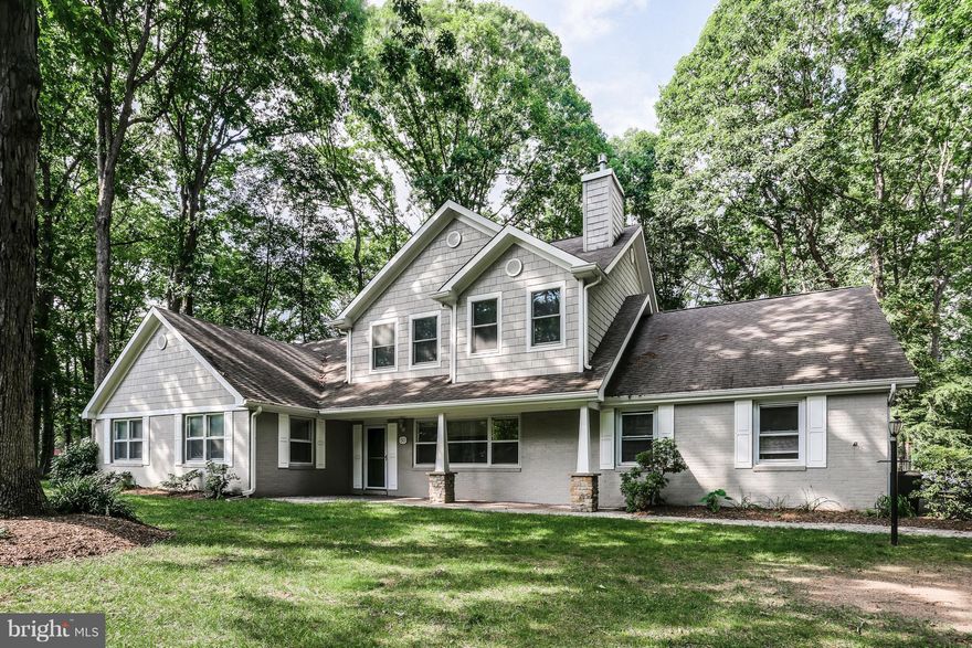 Gorgeous 5BR 3BA home in highly coveted Chartwell on the Severn, complete with a golf course view! Featuring HW floors throughout the main level, eat-in kitchen and large master bedroom. Convenient to all major routes. Severna Park Schools!