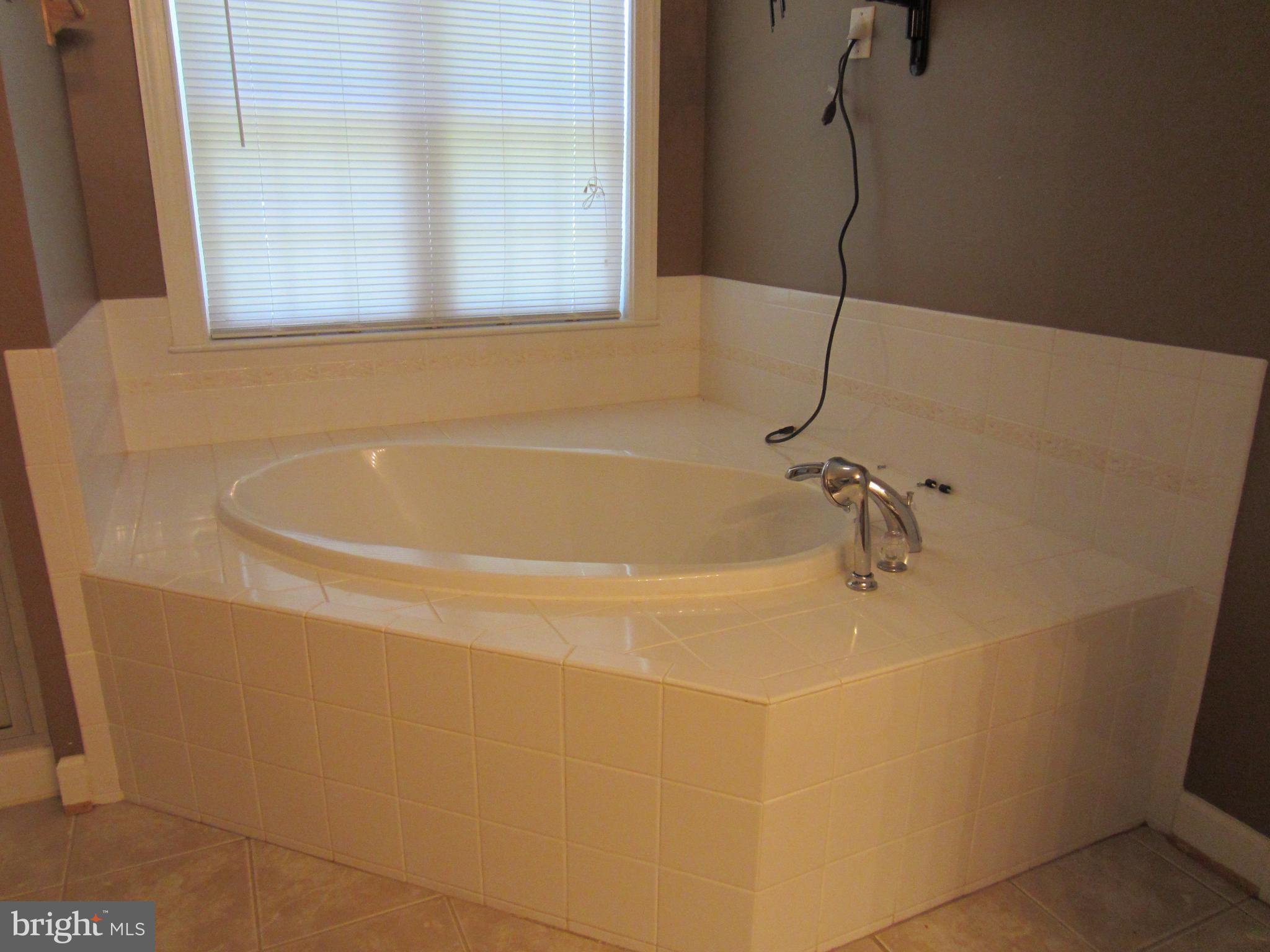 RICHLAND FOREST - Residential Lease