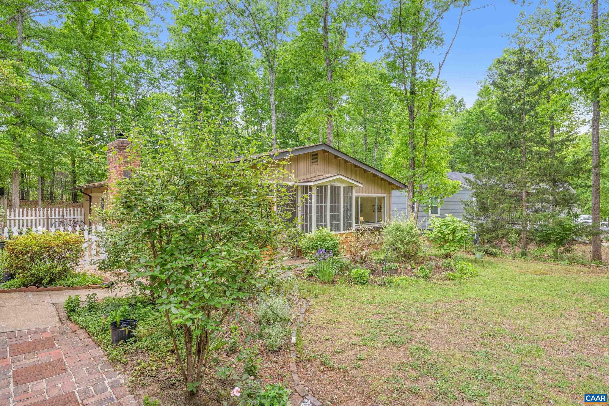 LAKE MONTICELLO - Residential