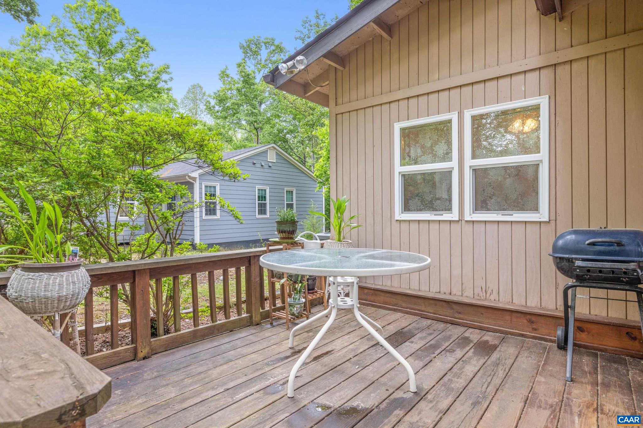 LAKE MONTICELLO - Residential