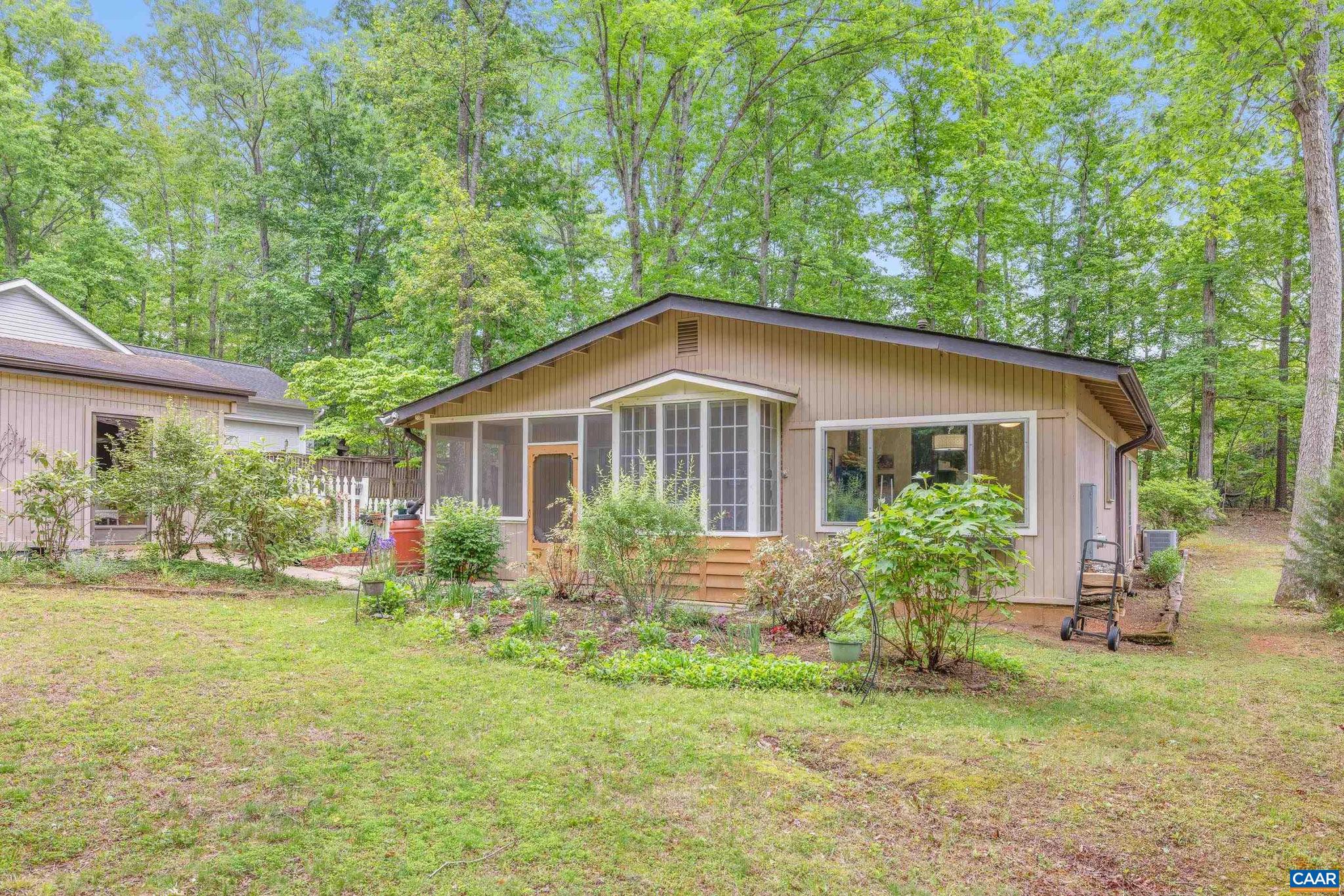 LAKE MONTICELLO - Residential