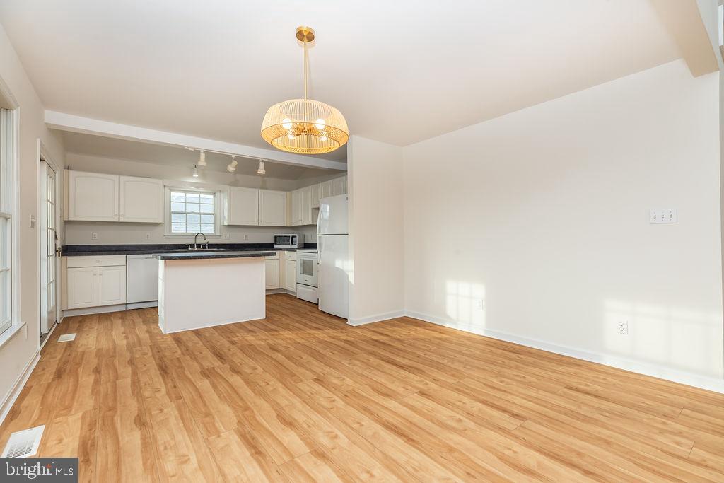 LITTLE SALISBURY - Residential