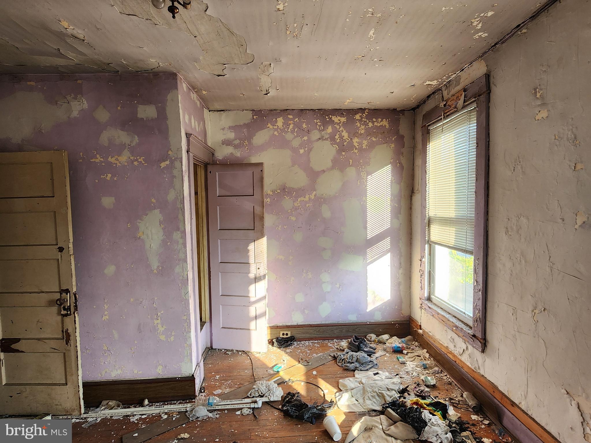 BROADWAY EAST - Residential