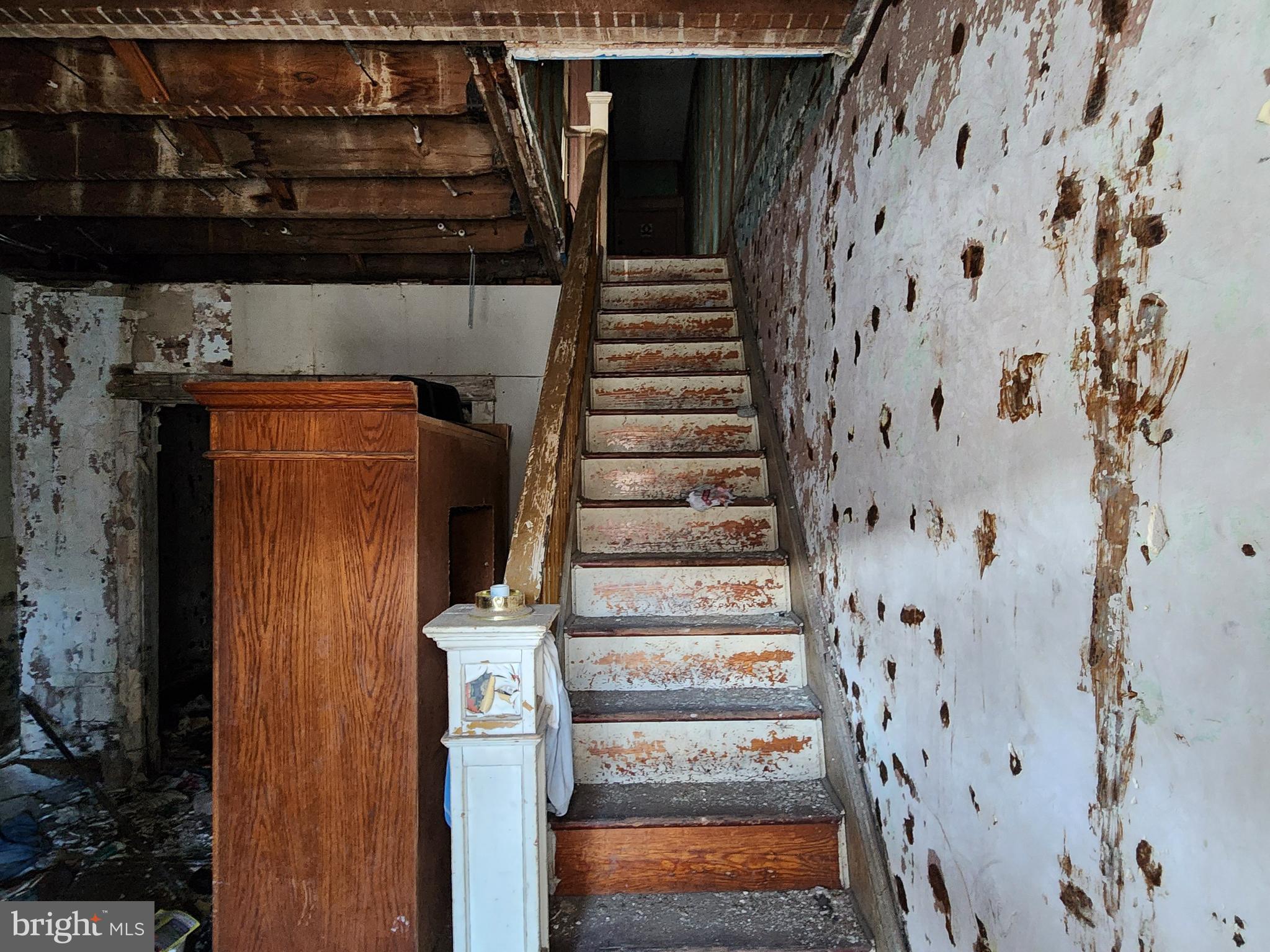 BROADWAY EAST - Residential