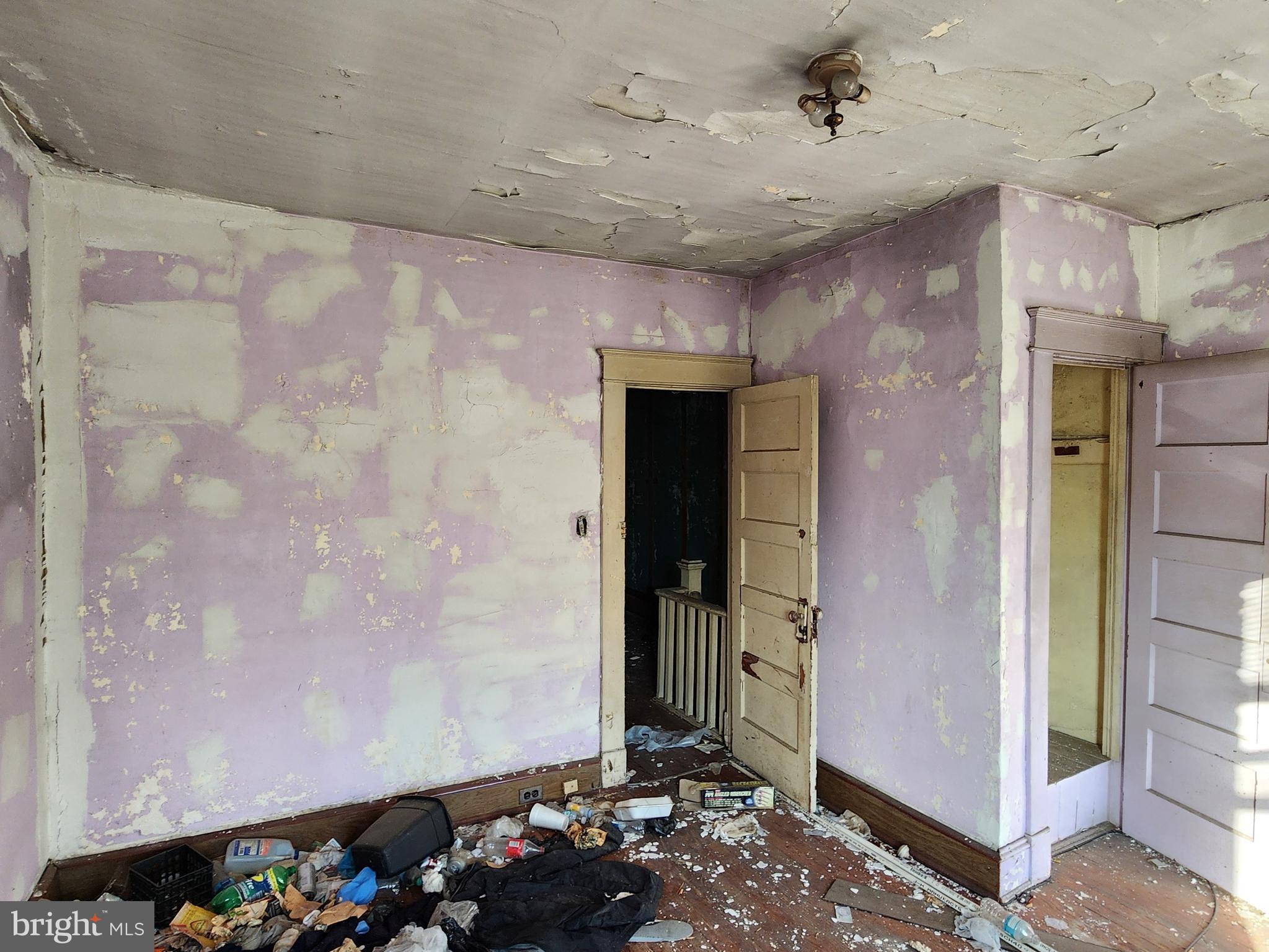 BROADWAY EAST - Residential