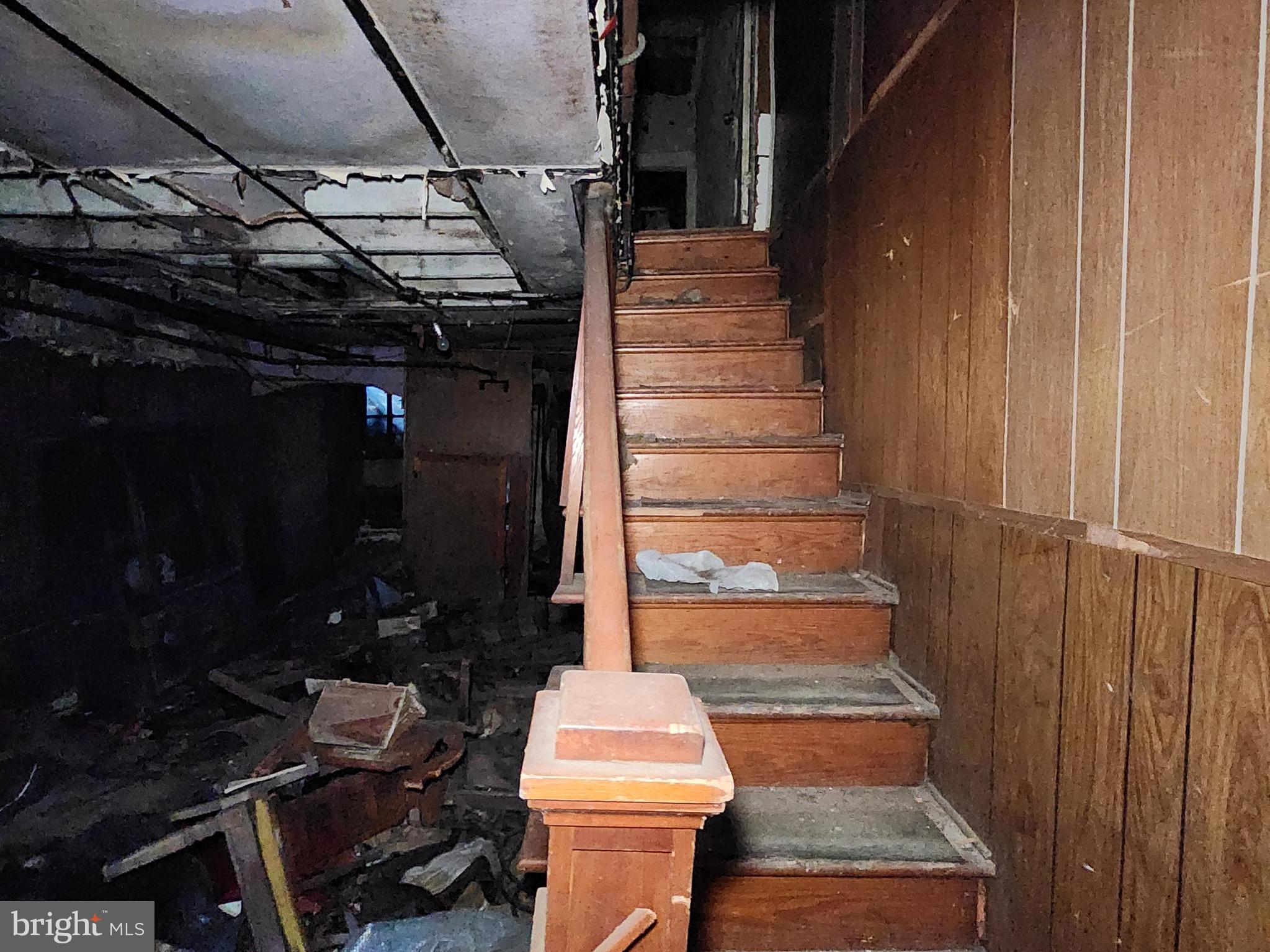 BROADWAY EAST - Residential